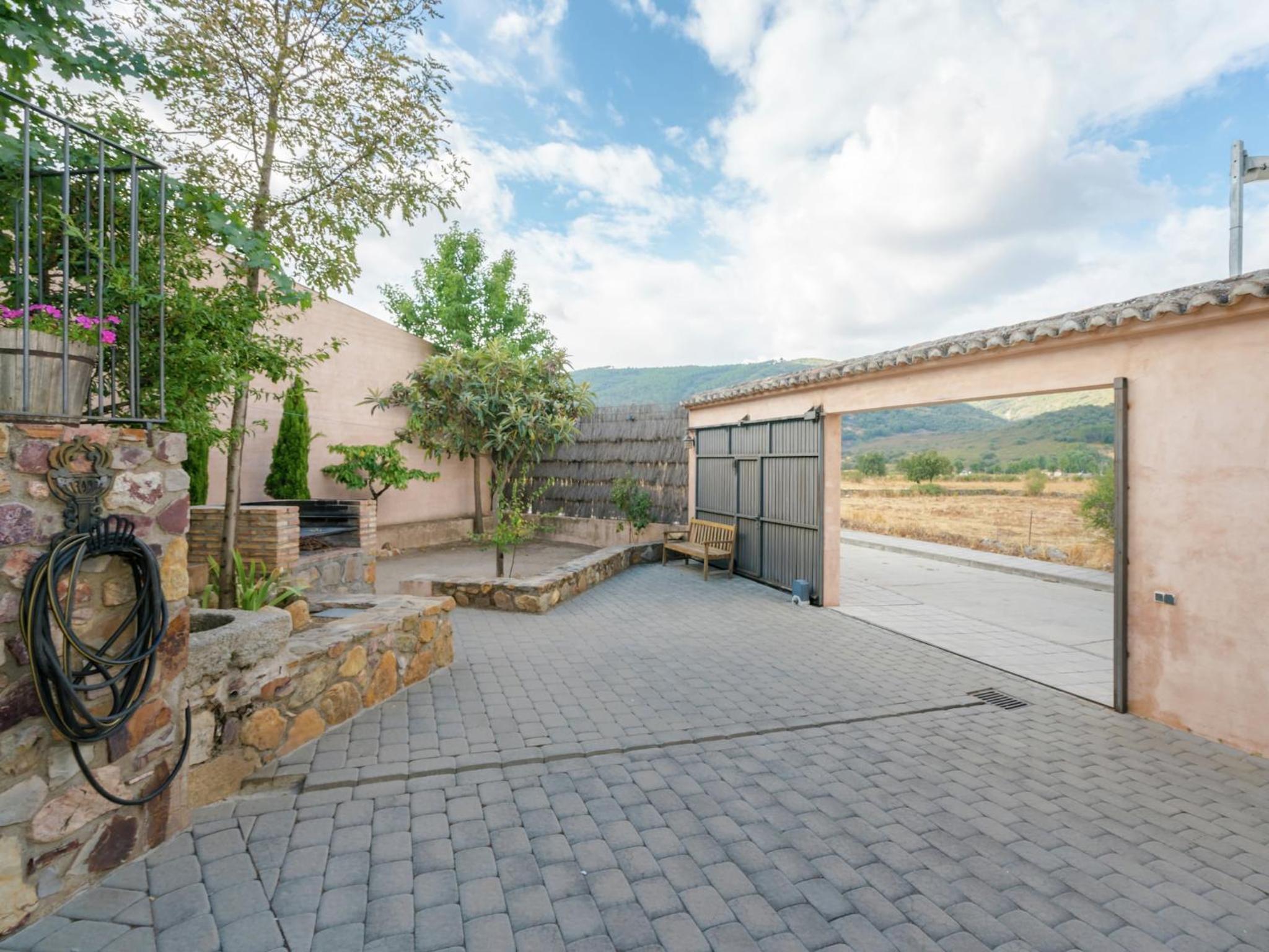 Cottage in Navas de Estena with Pool & Jacuzzi
