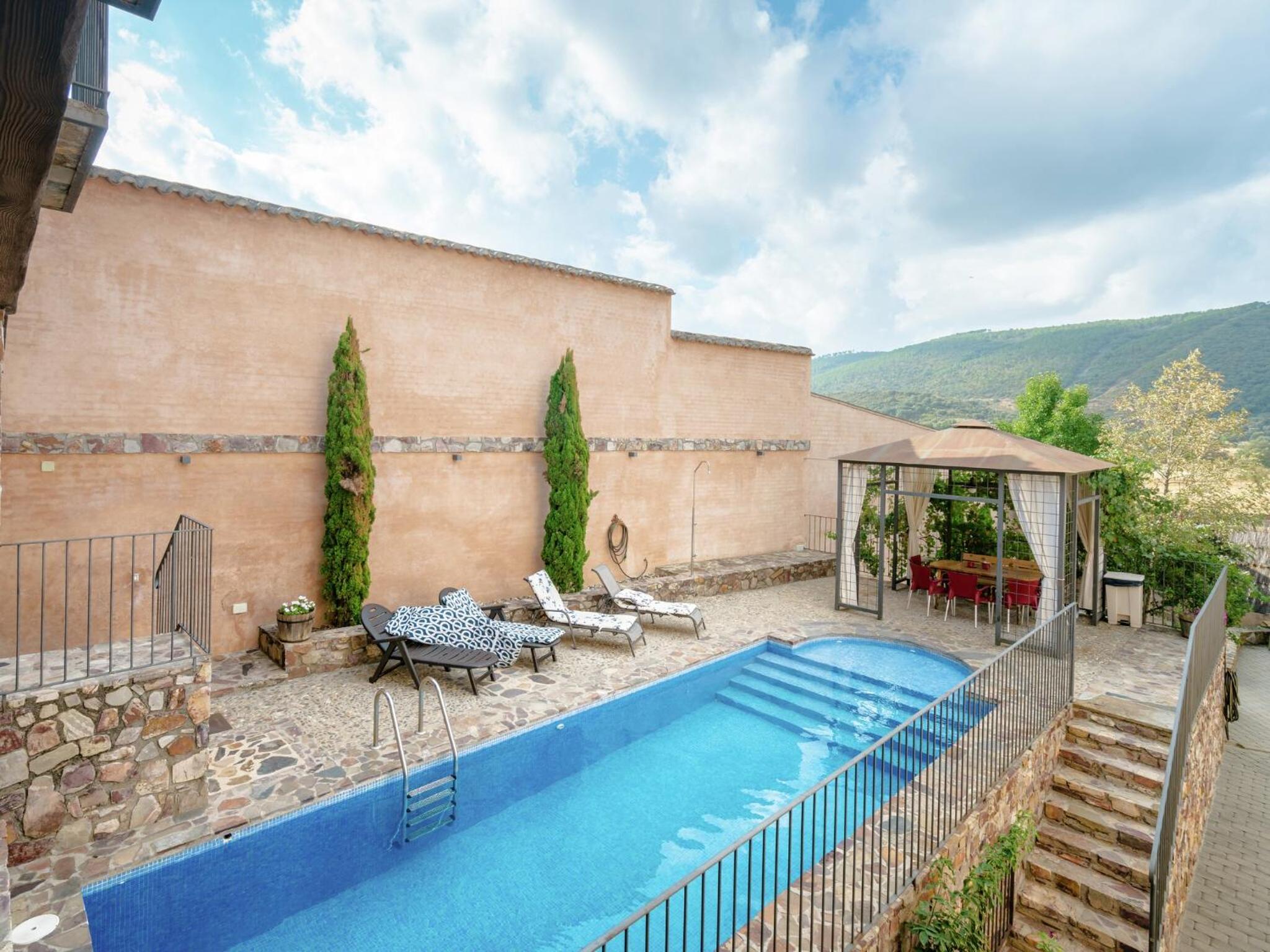 Cottage in Navas de Estena with Pool & Jacuzzi
