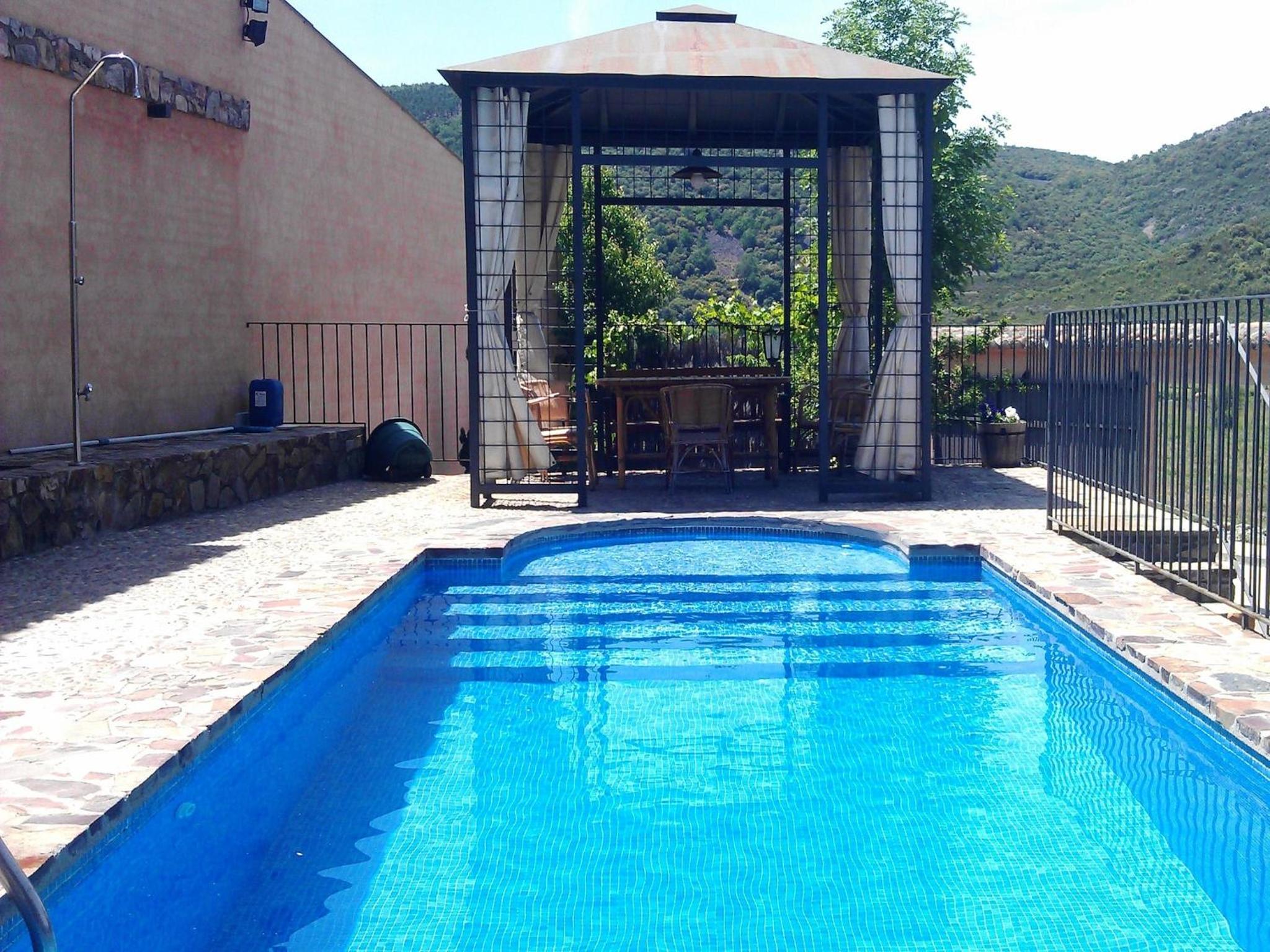 Cottage in Navas de Estena with Pool & Jacuzzi