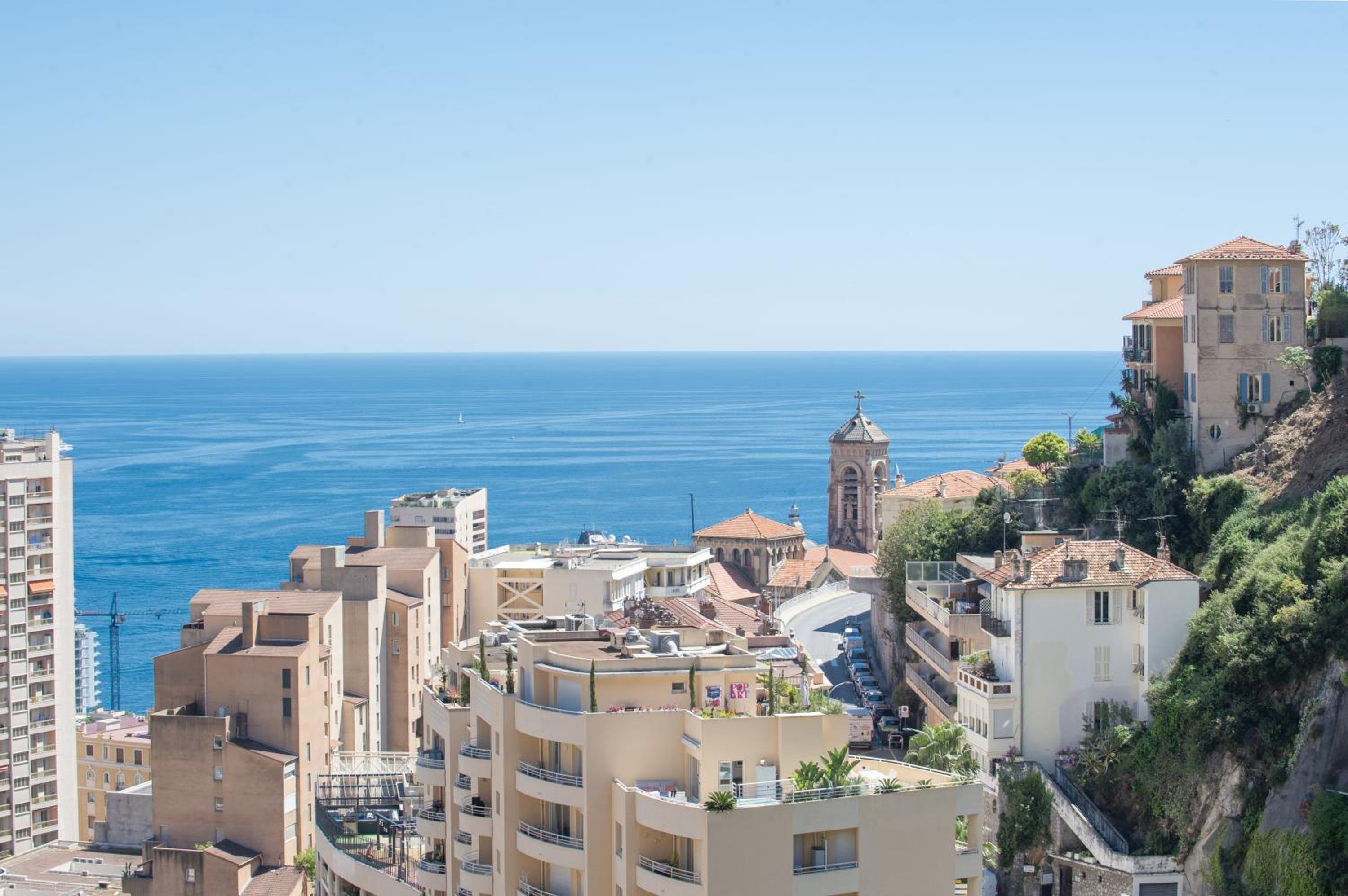 SERRES - Somptueux 2 pièces - Frontière Monaco - Vue Mer