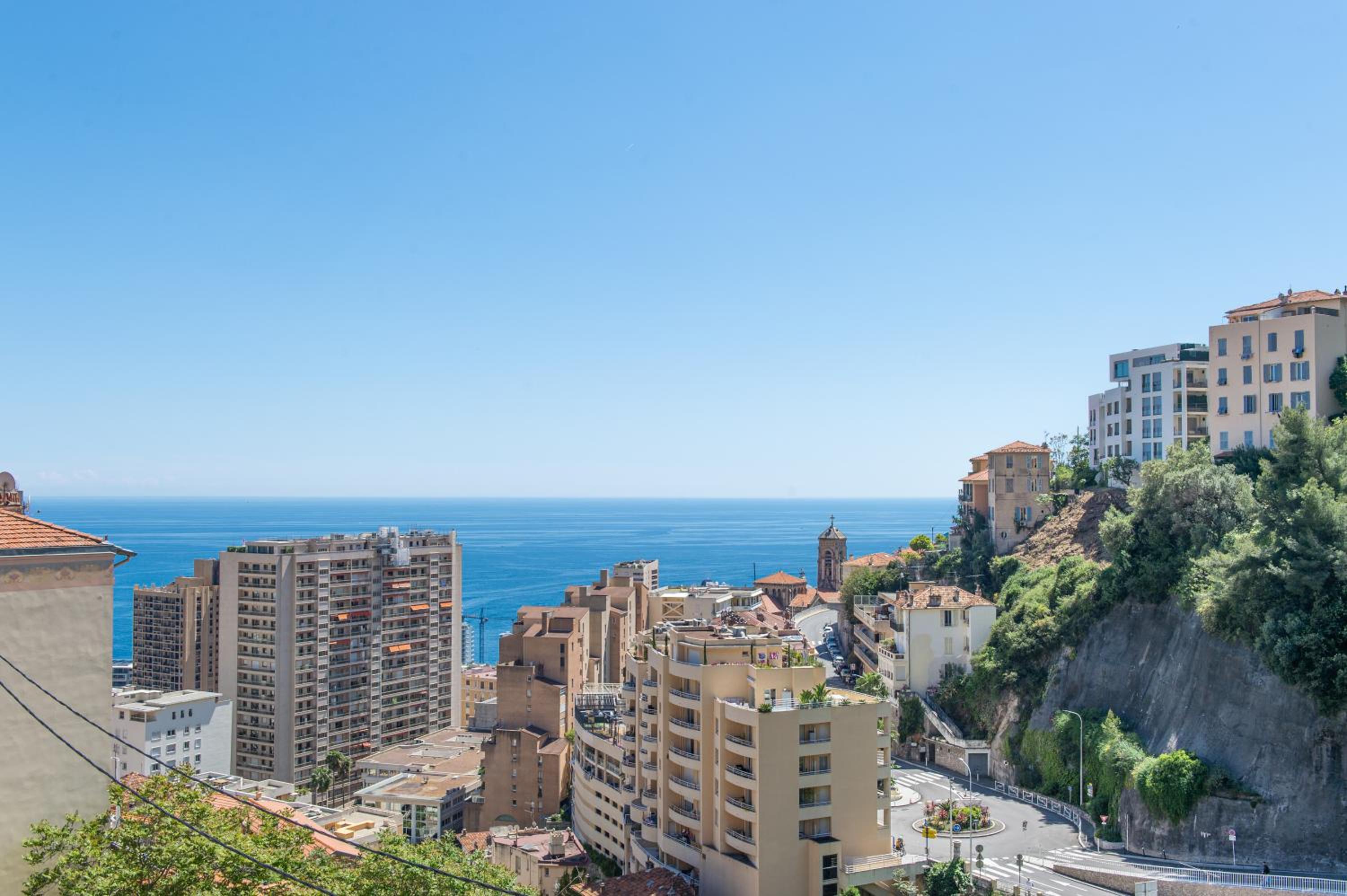 SERRES - Somptueux 2 pièces - Frontière Monaco - Vue Mer