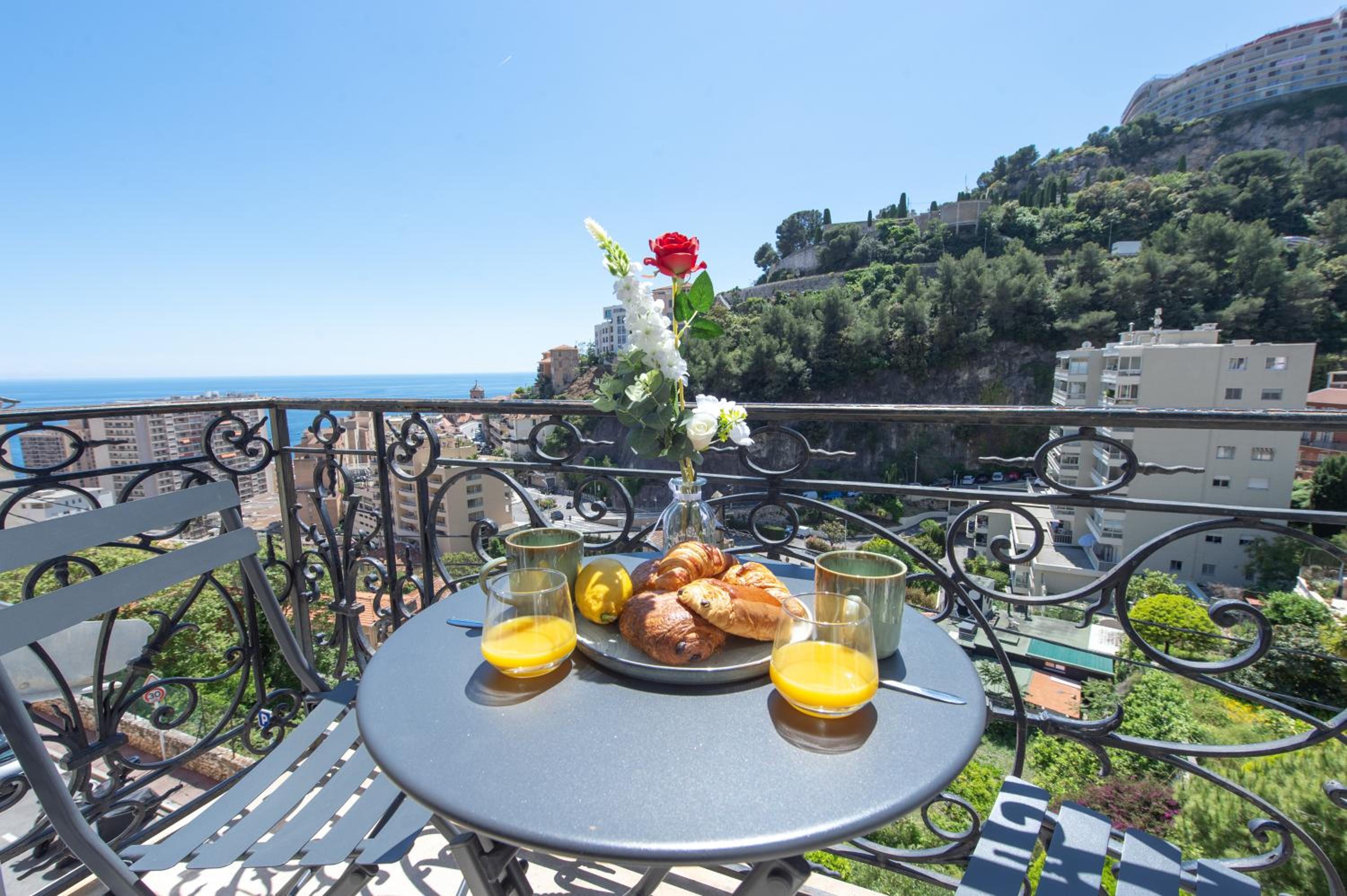 SERRES - Somptueux 2 pièces - Frontière Monaco - Vue Mer