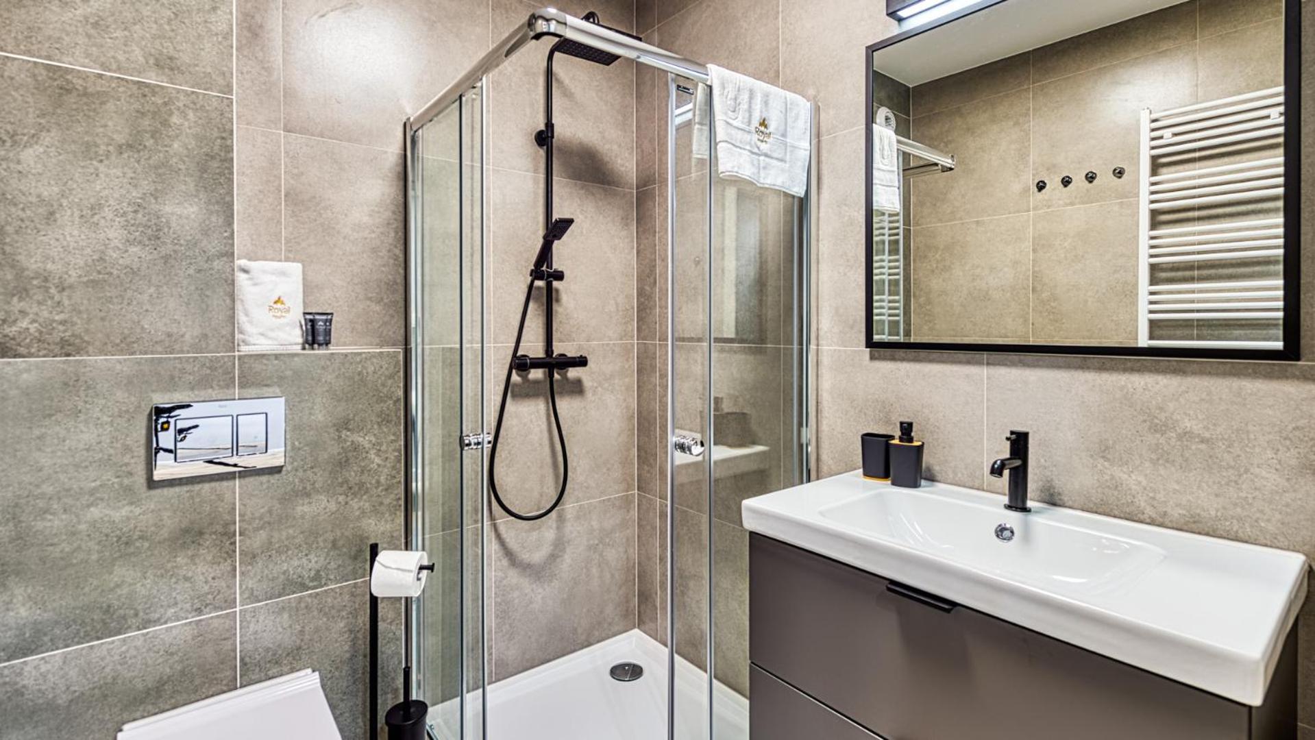 Apartamenty z basenem i saunami STONE HILL RESORT III VIP Centrum by Royal Aparts