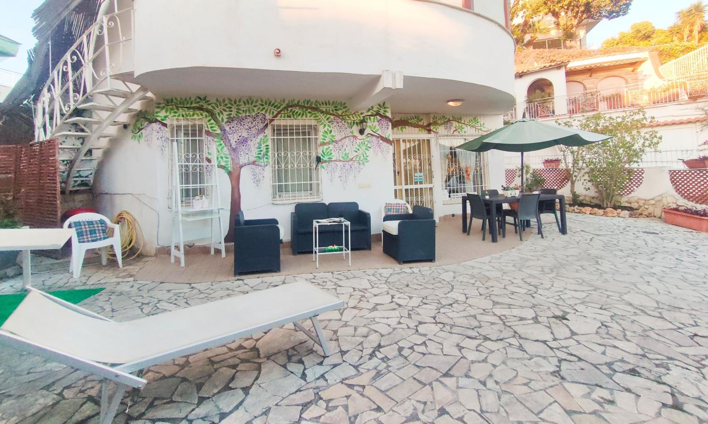 Amorevole villa con terrazza e parcheggio privato