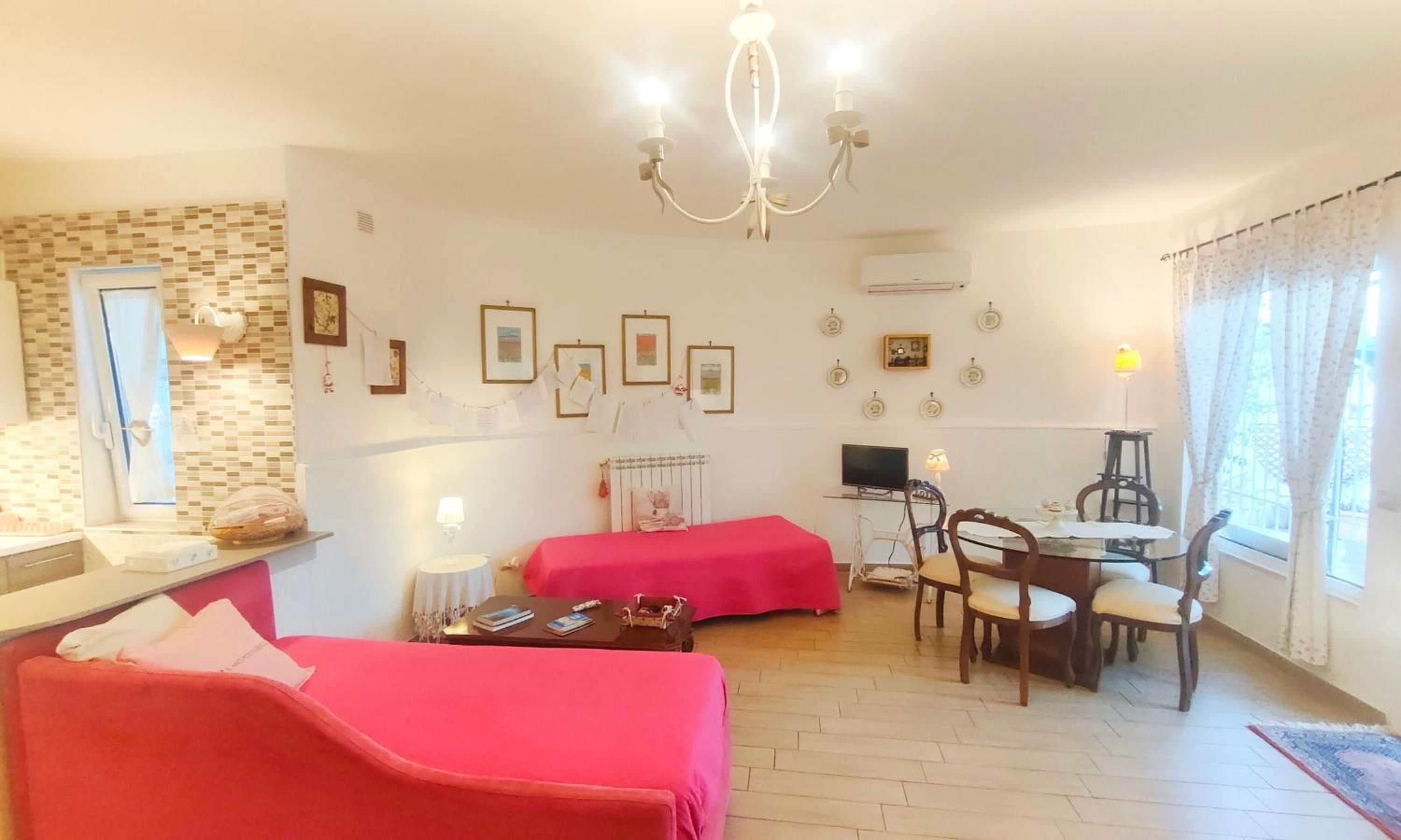 Amorevole villa con terrazza e parcheggio privato