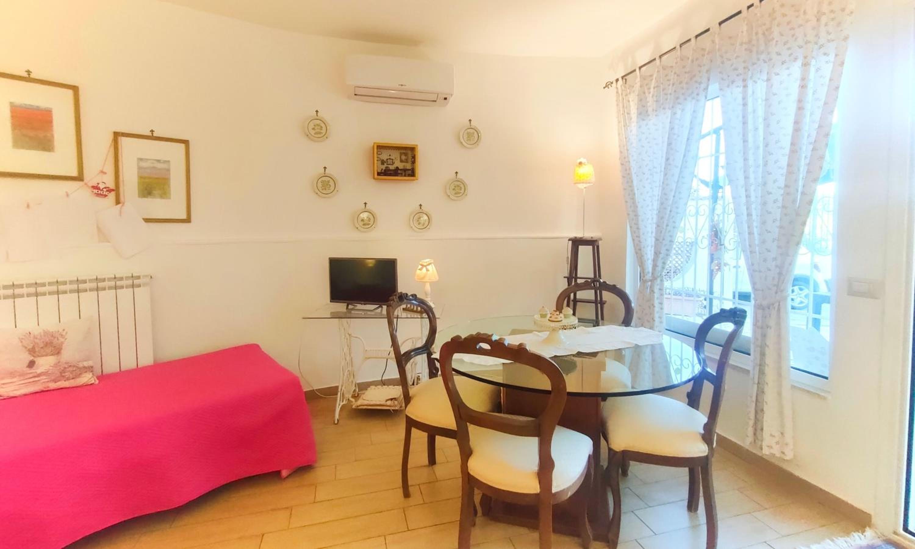 Amorevole villa con terrazza e parcheggio privato