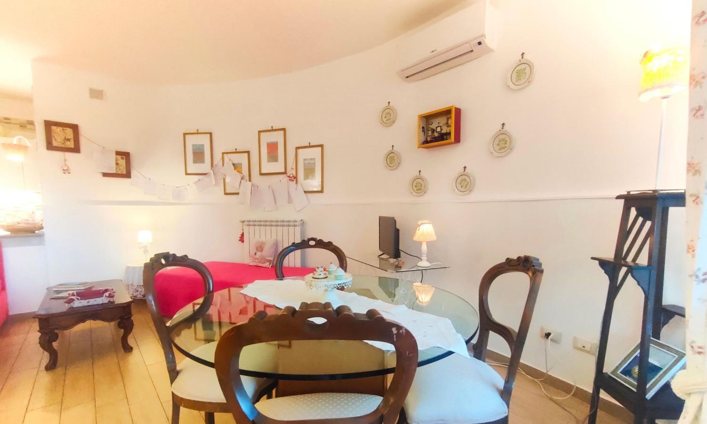 Amorevole villa con terrazza e parcheggio privato