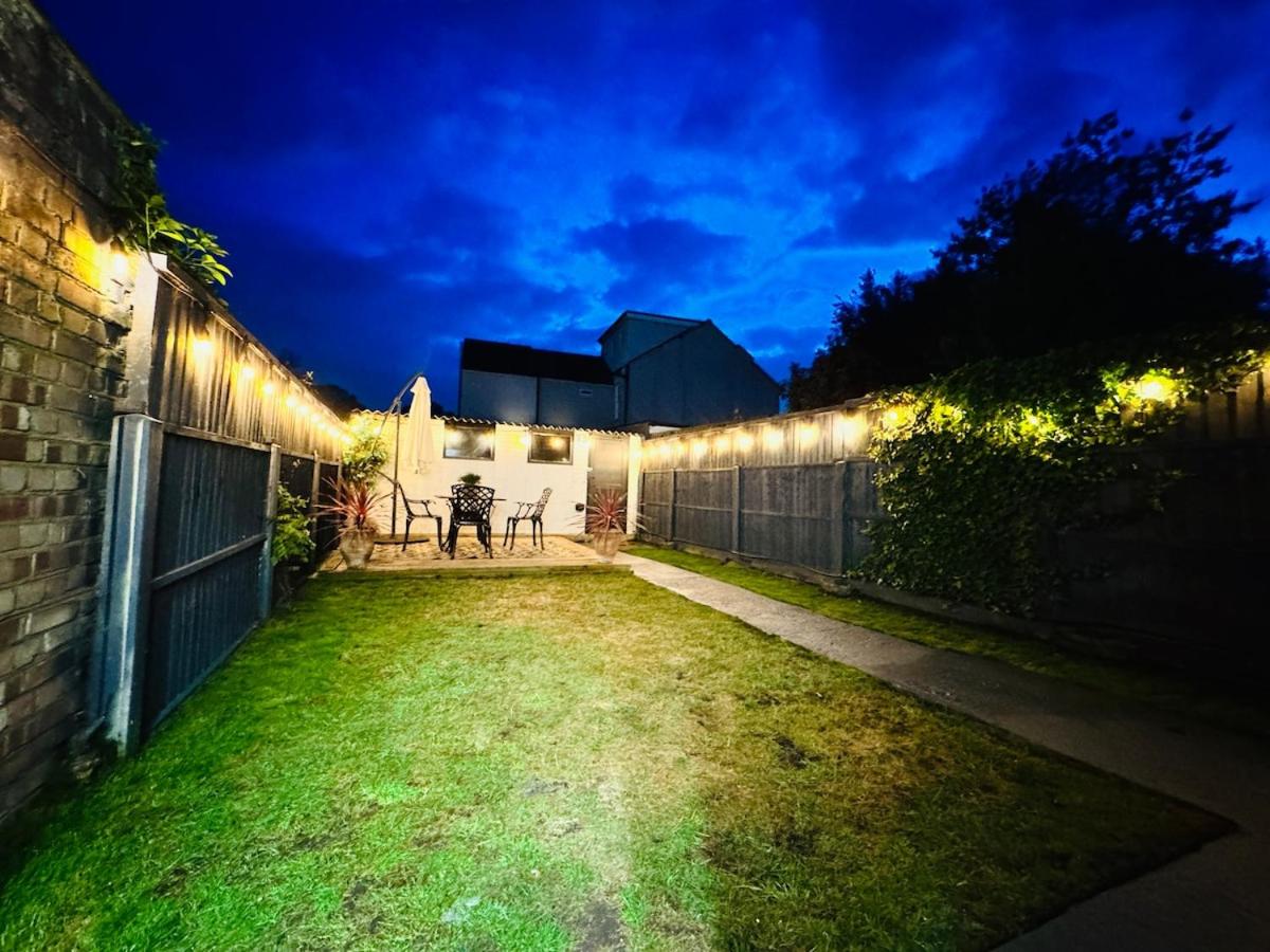 Luxury Designer 2-Bedroom Apartment with Private Garden & Free Parking
