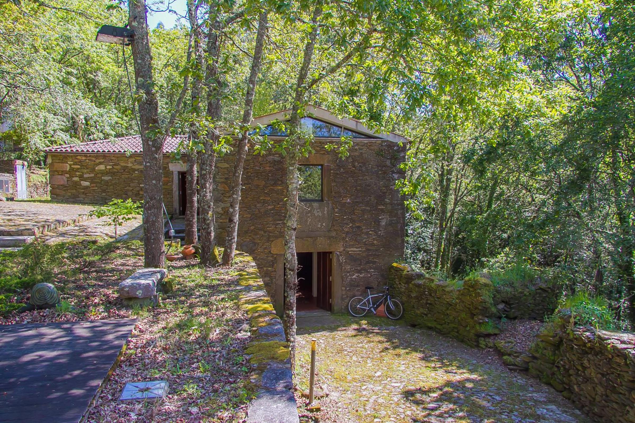 Liiiving in Caminha | Oak Tree Chill House