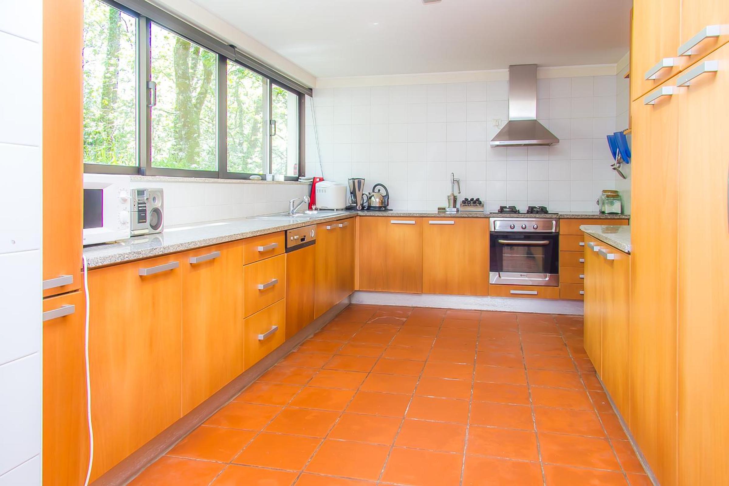 Liiiving in Caminha | Oak Tree Chill House