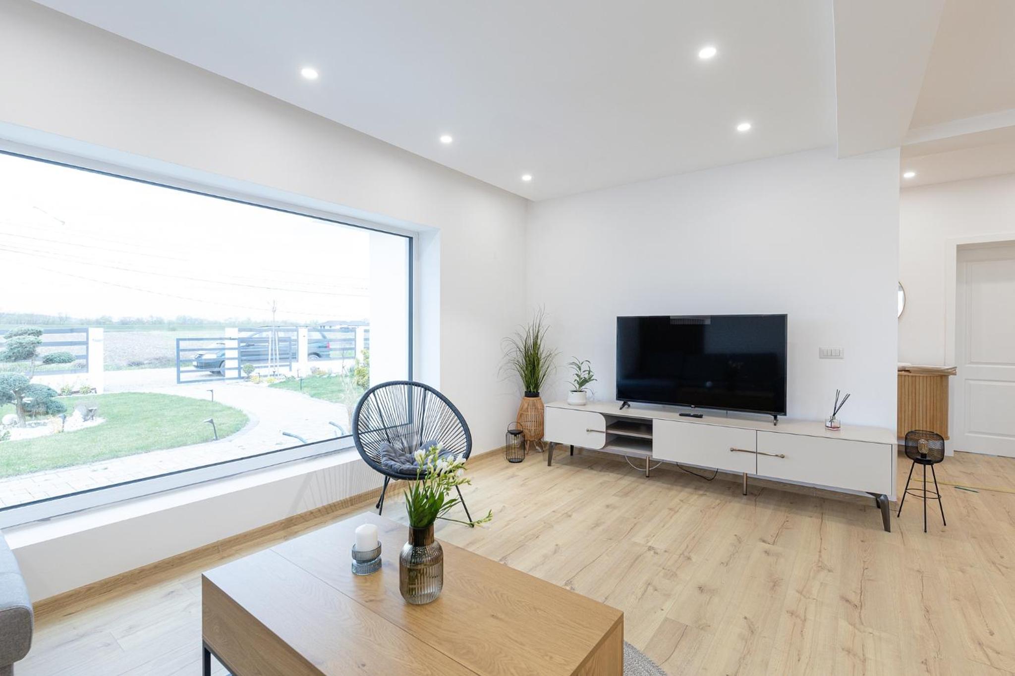 Amavi Homes With Garden