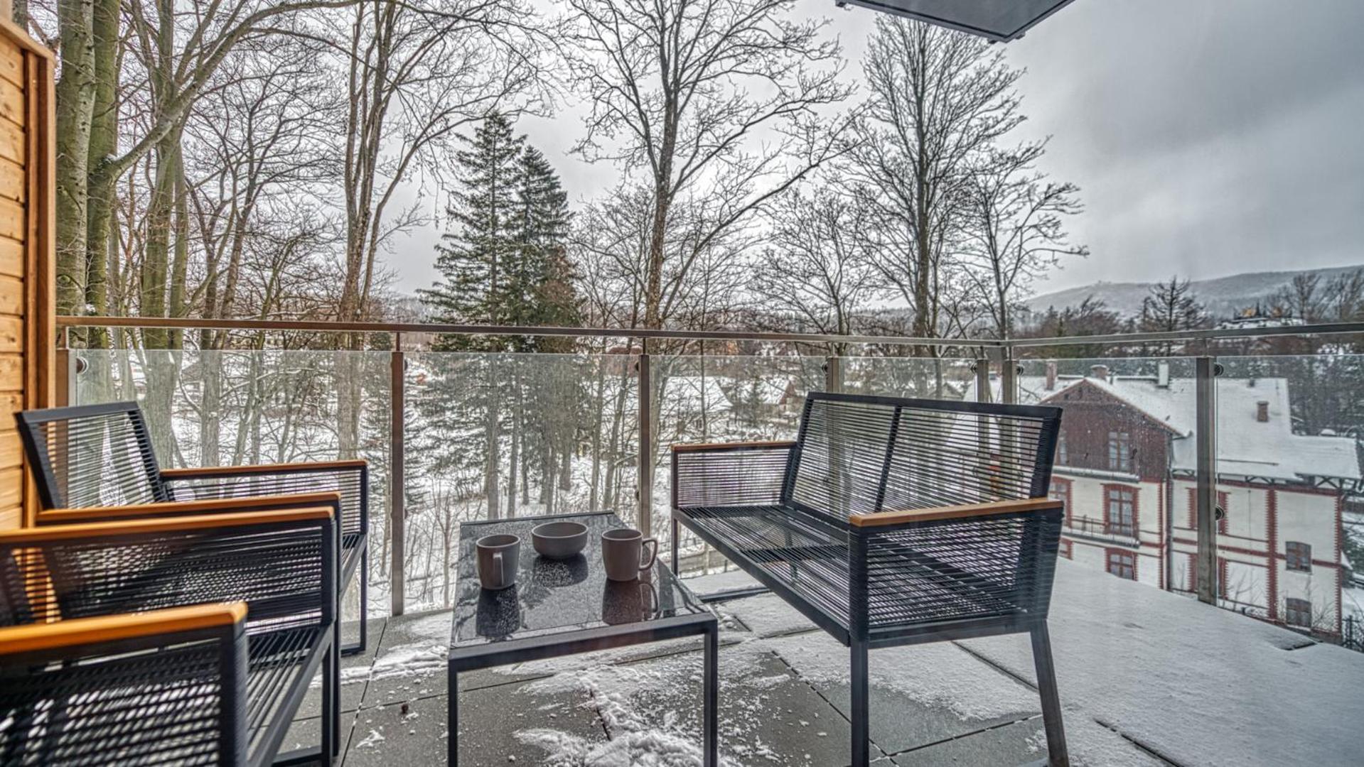 Apartamenty z basenem i saunami STONE HILL RESORT III VIP Centrum by Royal Aparts