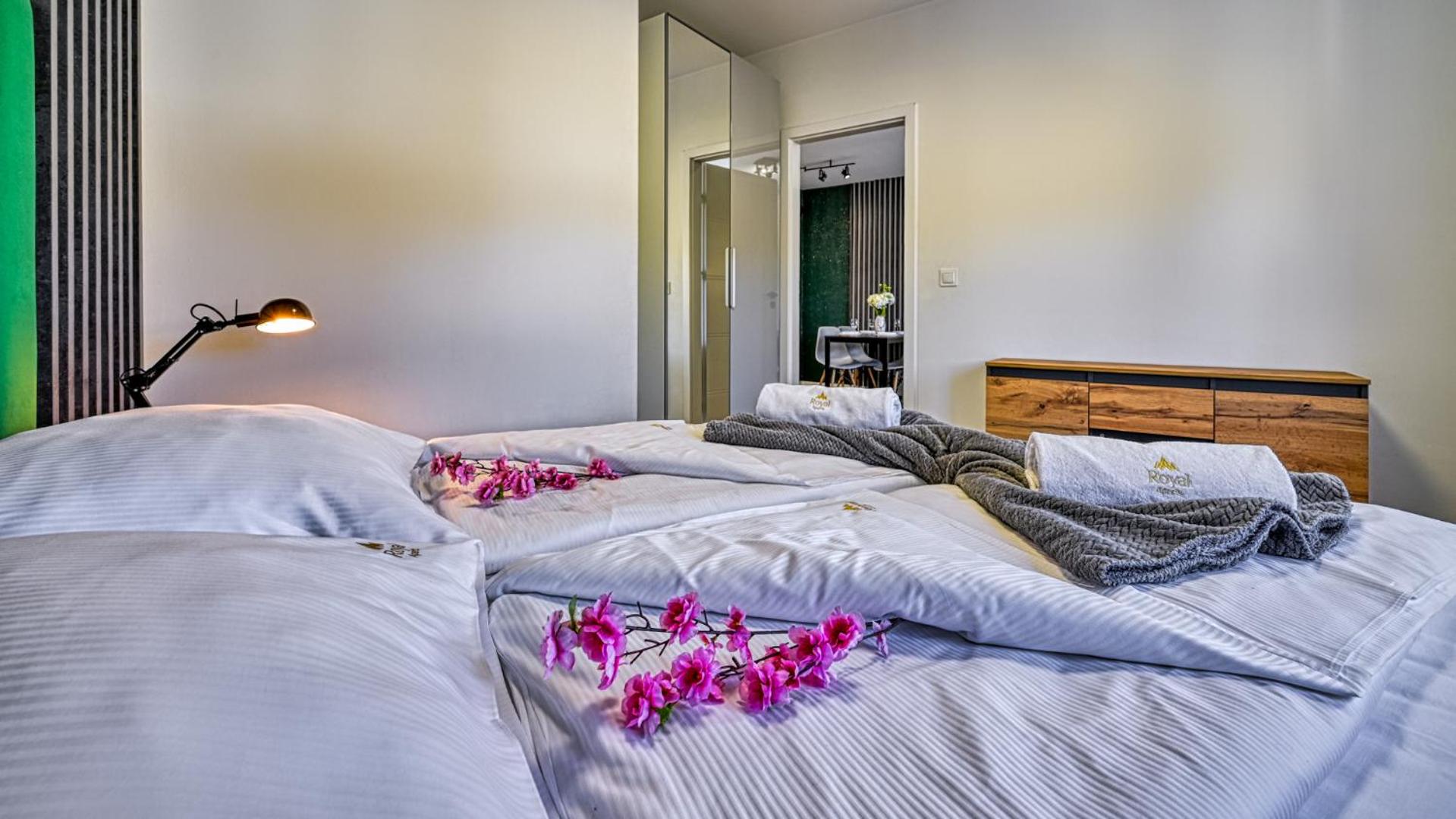 Apartamenty z basenem i saunami STONE HILL RESORT III VIP Centrum by Royal Aparts