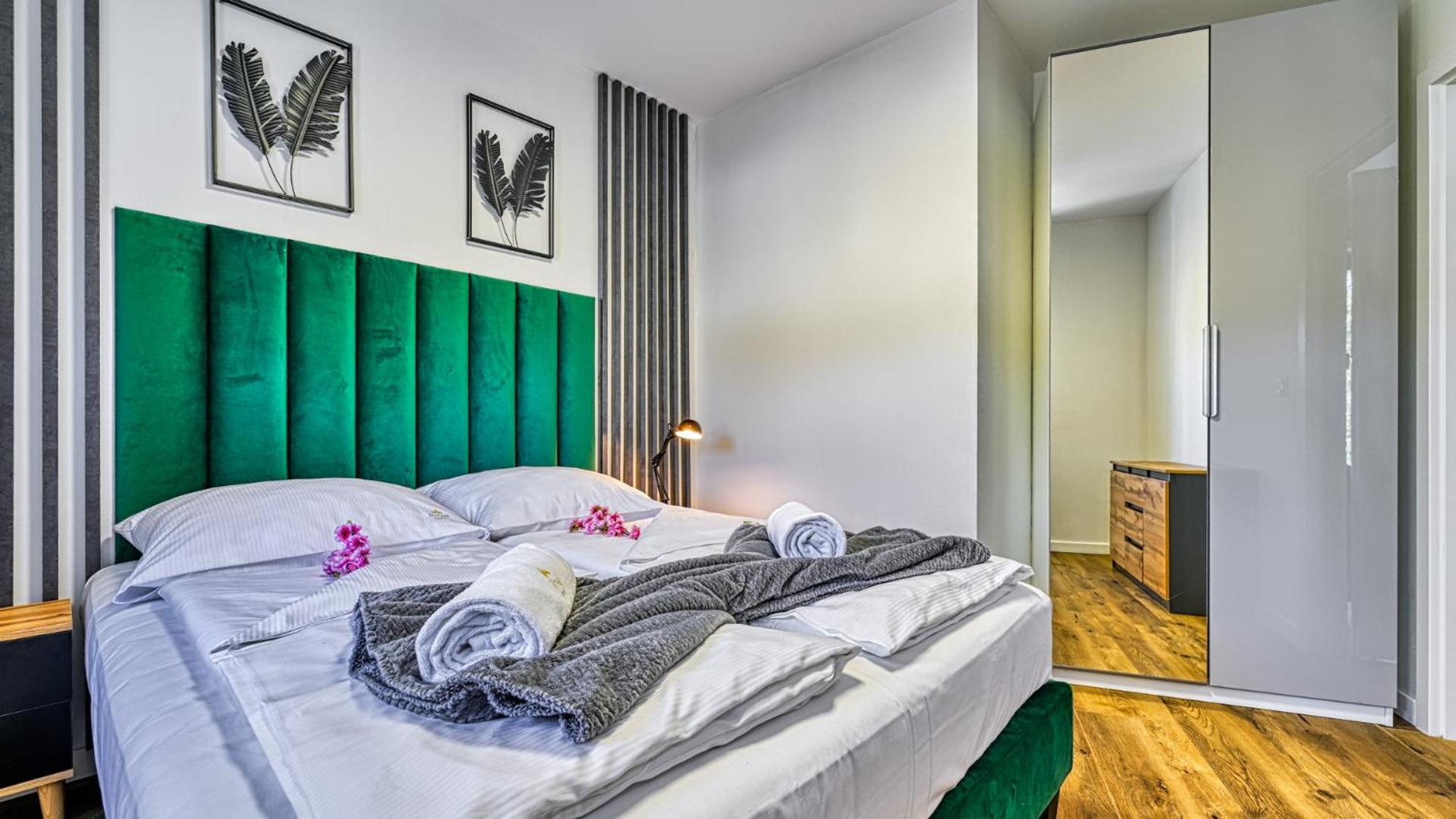 Apartamenty z basenem i saunami STONE HILL RESORT III VIP Centrum by Royal Aparts