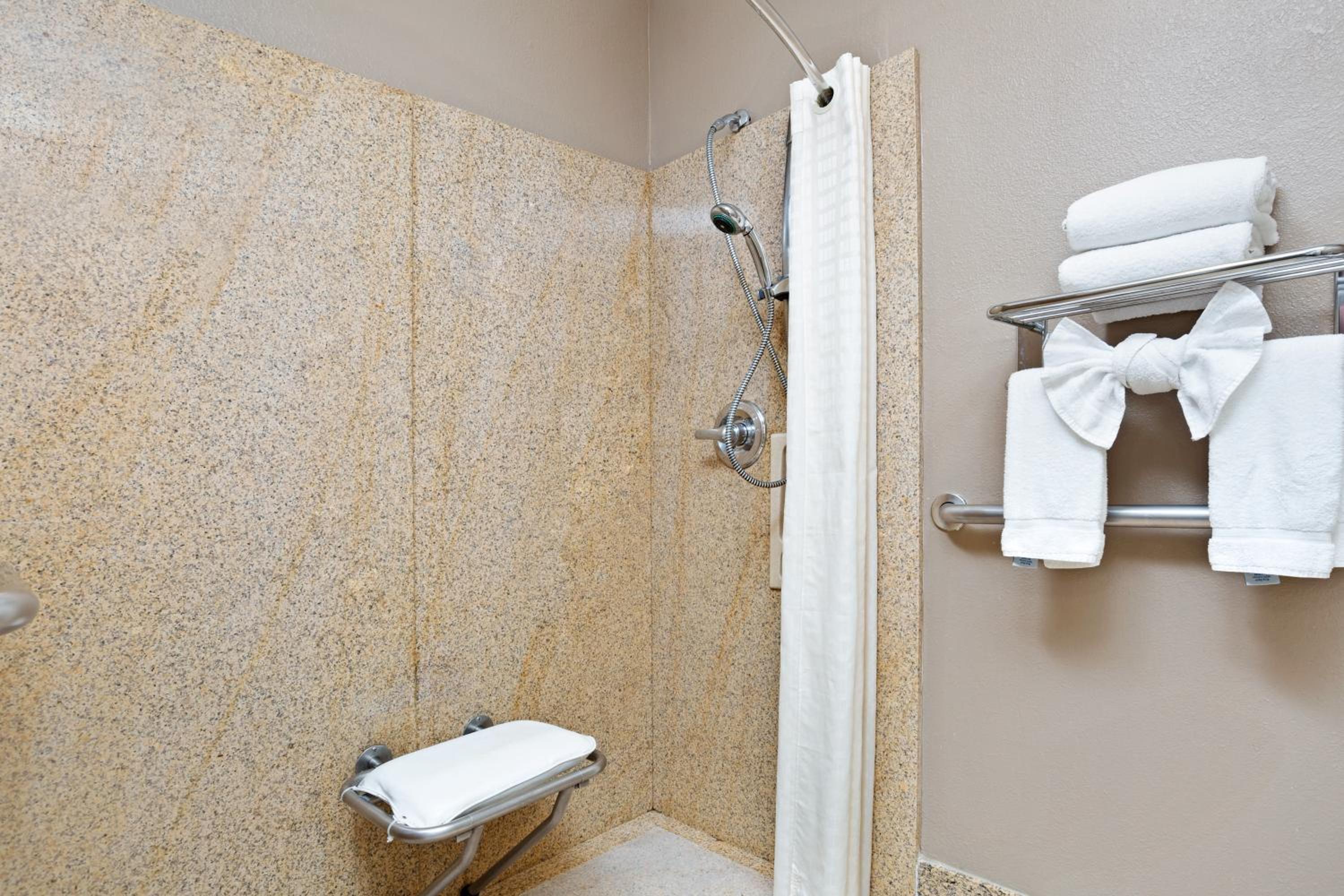 West Covina Vacations - Days Inn by Wyndham West Covina - Property Image 4