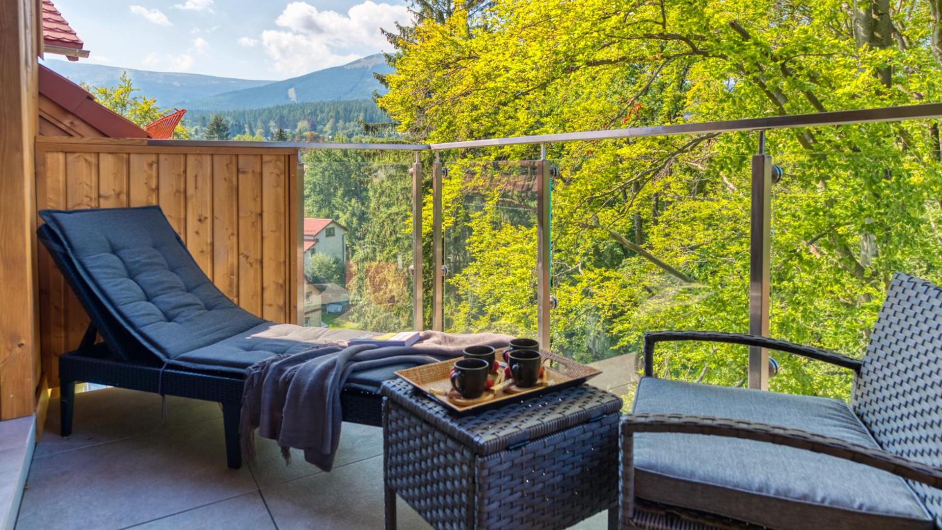 Apartamenty z basenem i saunami STONE HILL RESORT III VIP Centrum by Royal Aparts