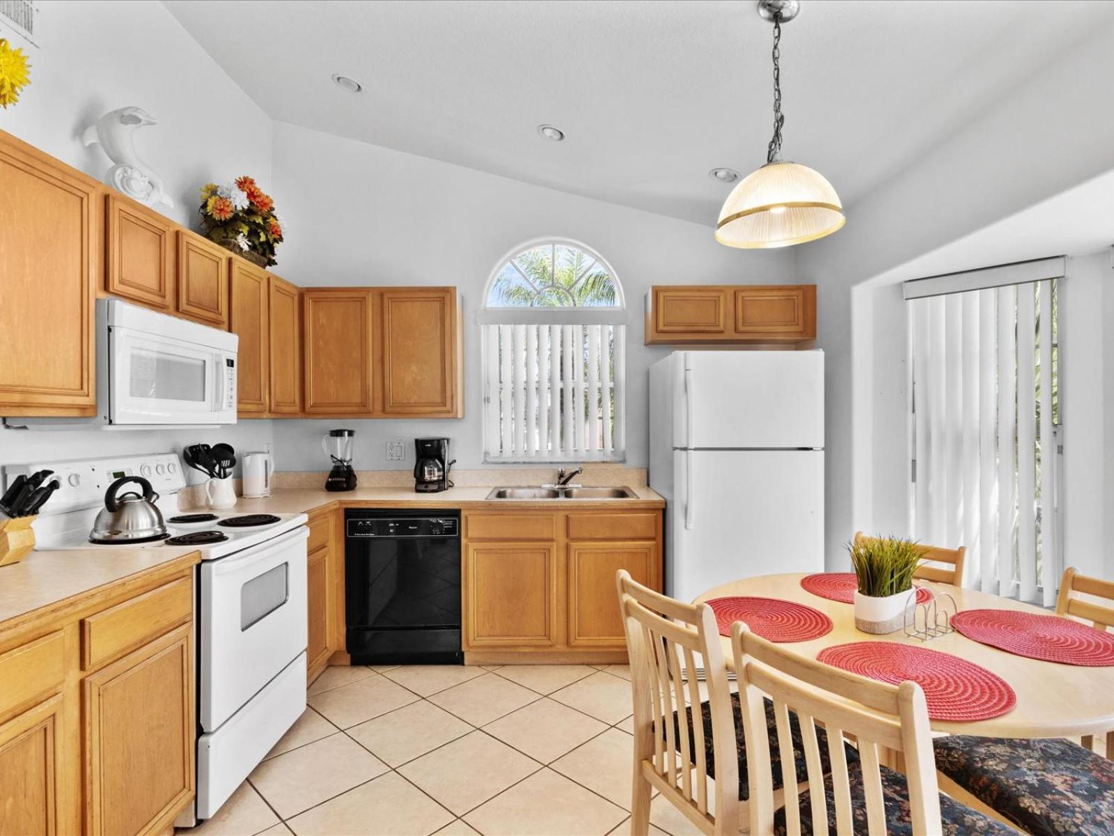 Sunny Getaway with Private Pool, Spa & Fenced Yard
