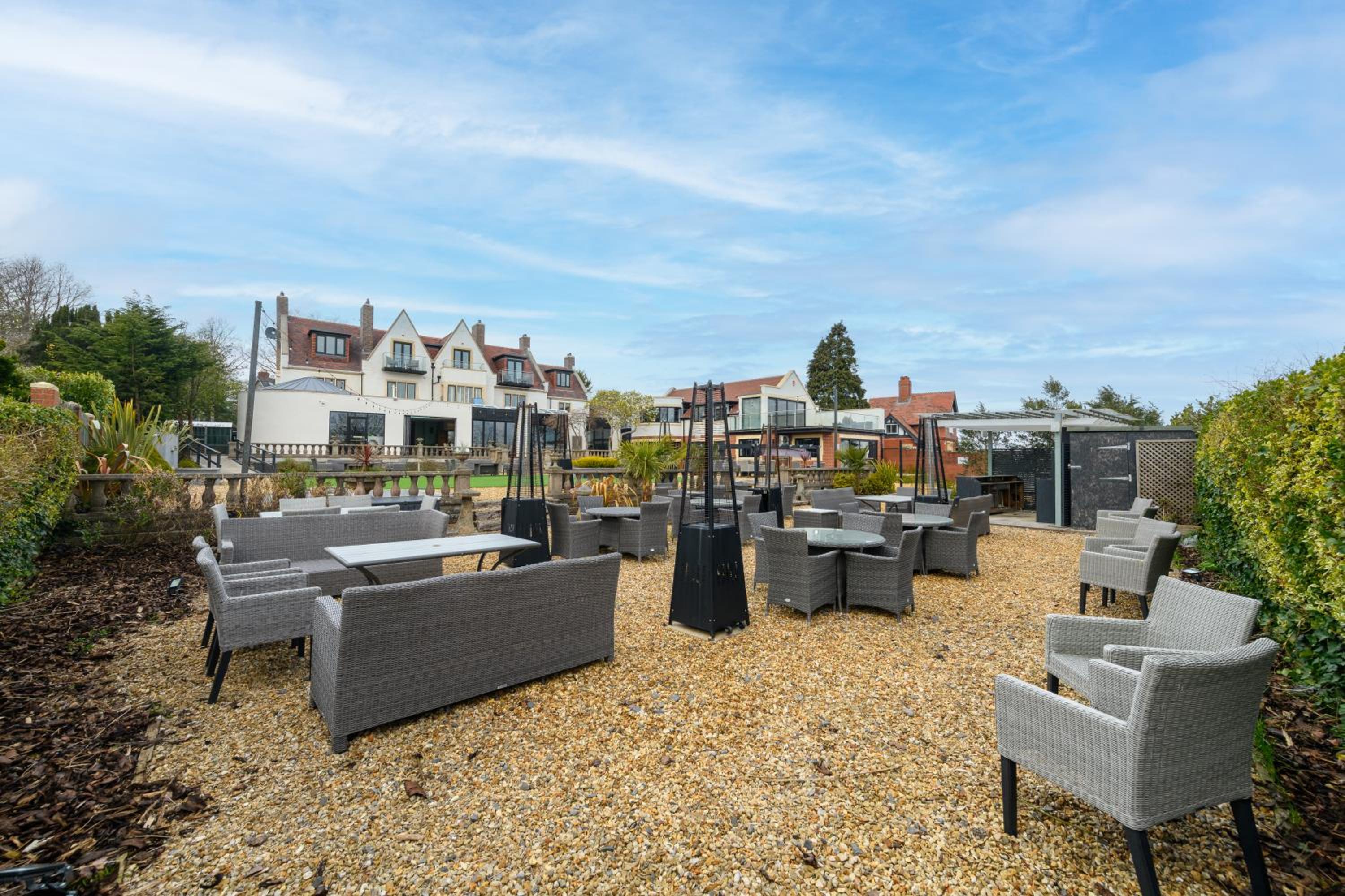 Holm House - Stylish Coastal Suites - HEDD Spa - Silures Bar & Restaurant, photo 80