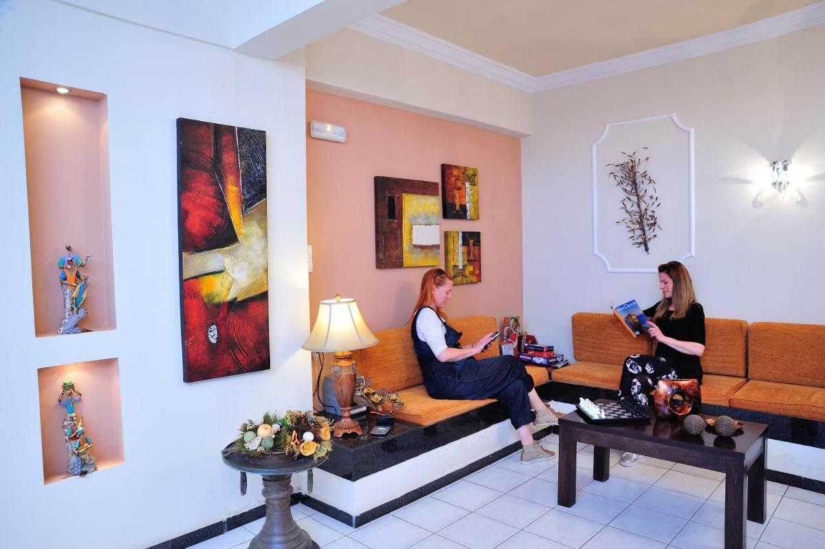 Lobby & Reception