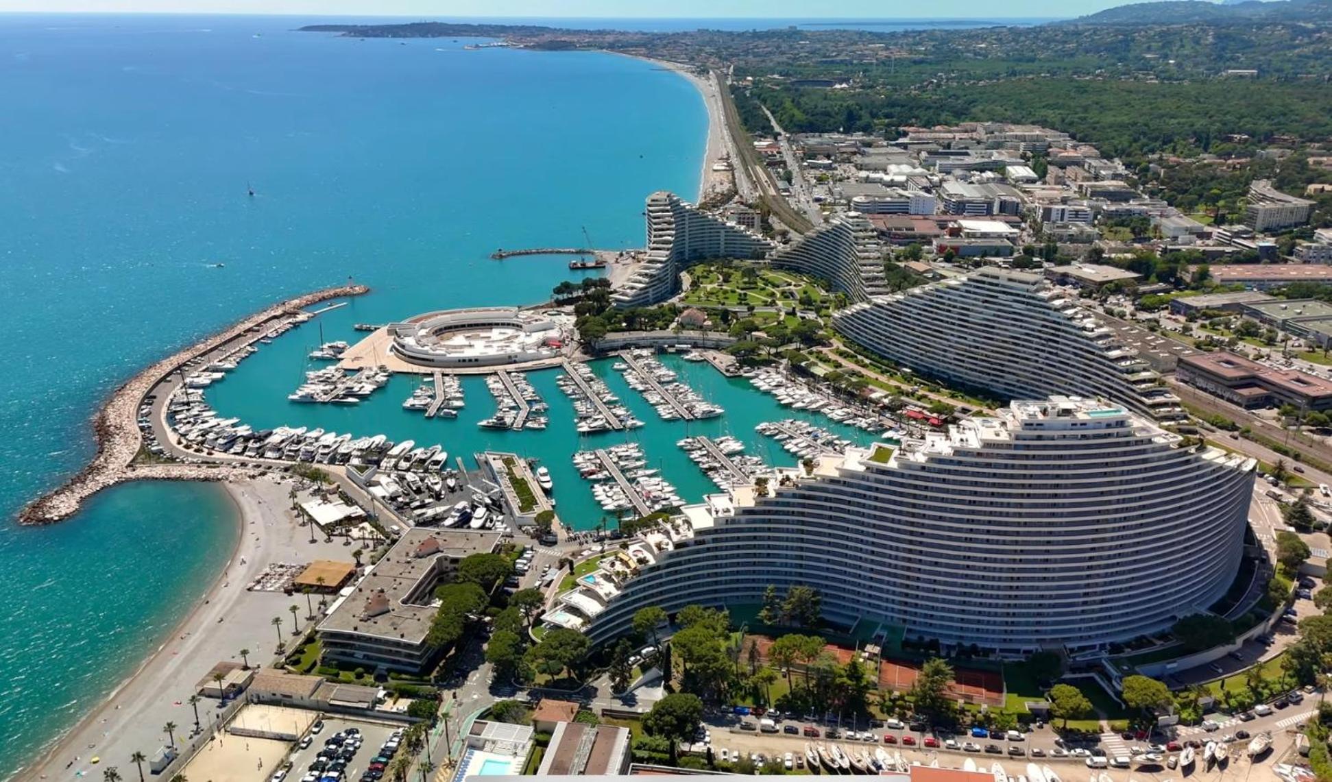 Marina Baie studio vue mer et jardin avec clim