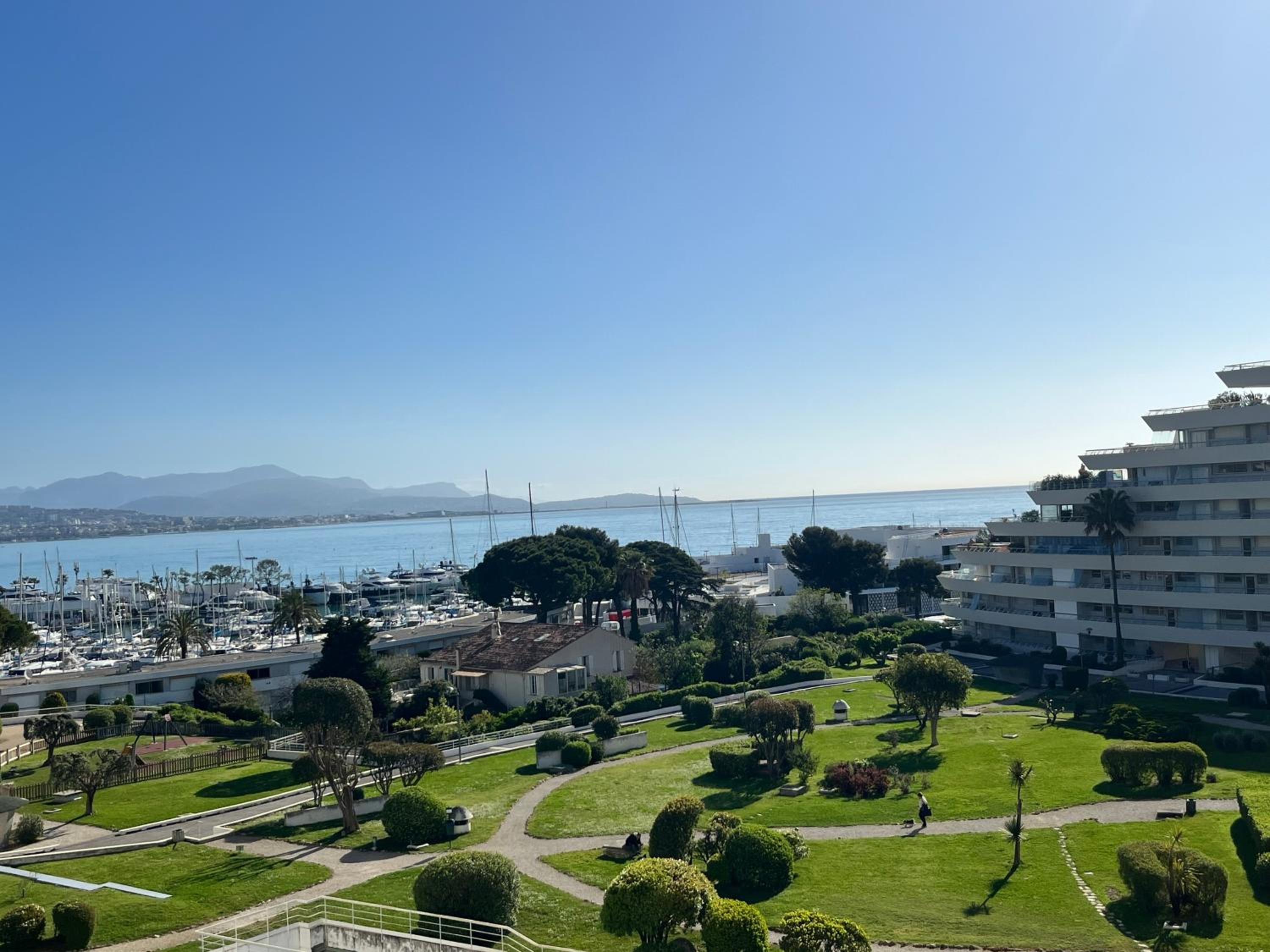 Marina Baie studio vue mer et jardin avec clim