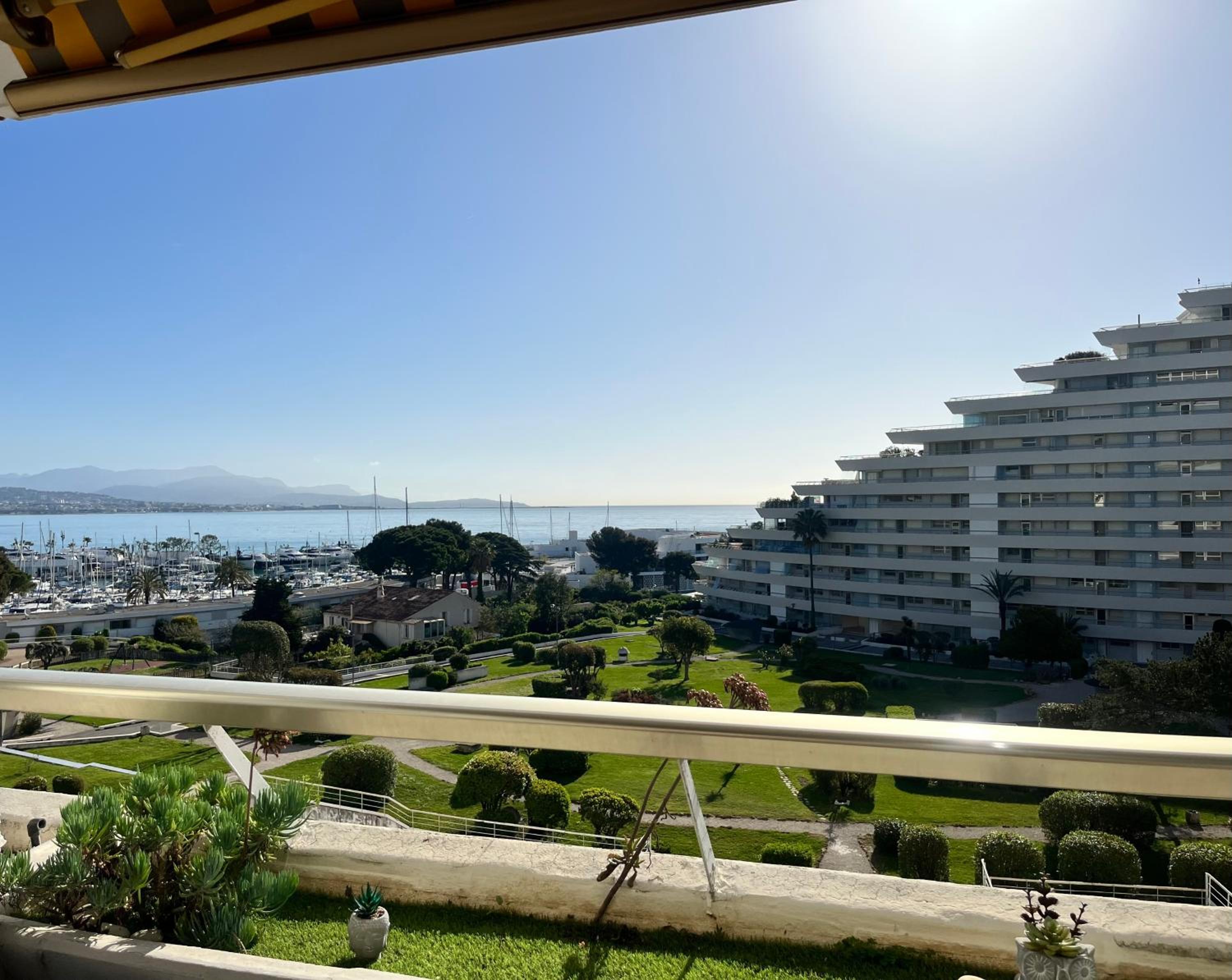 Marina Baie studio vue mer et jardin avec clim