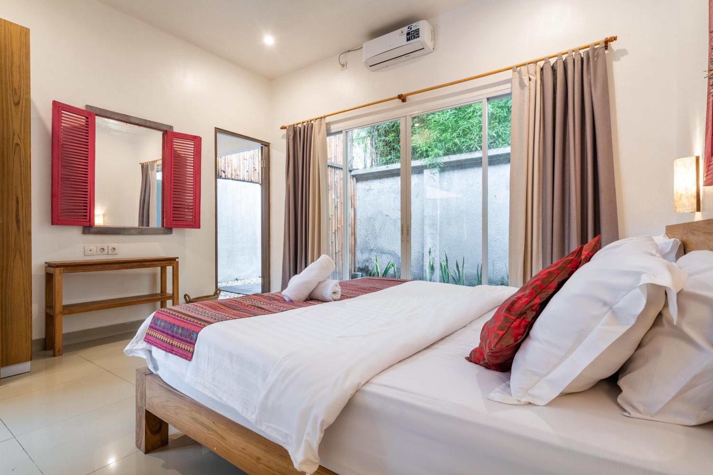 Beautiful villas - Right by the beach - Seminyak