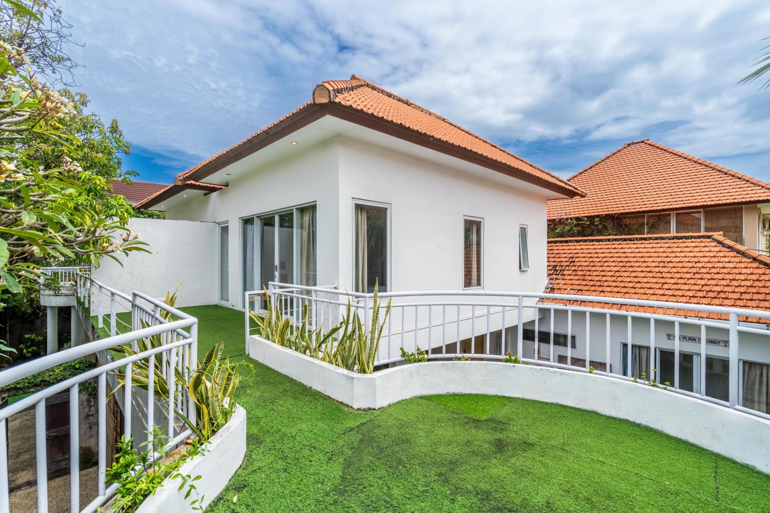 Beautiful villas - Right by the beach - Seminyak
