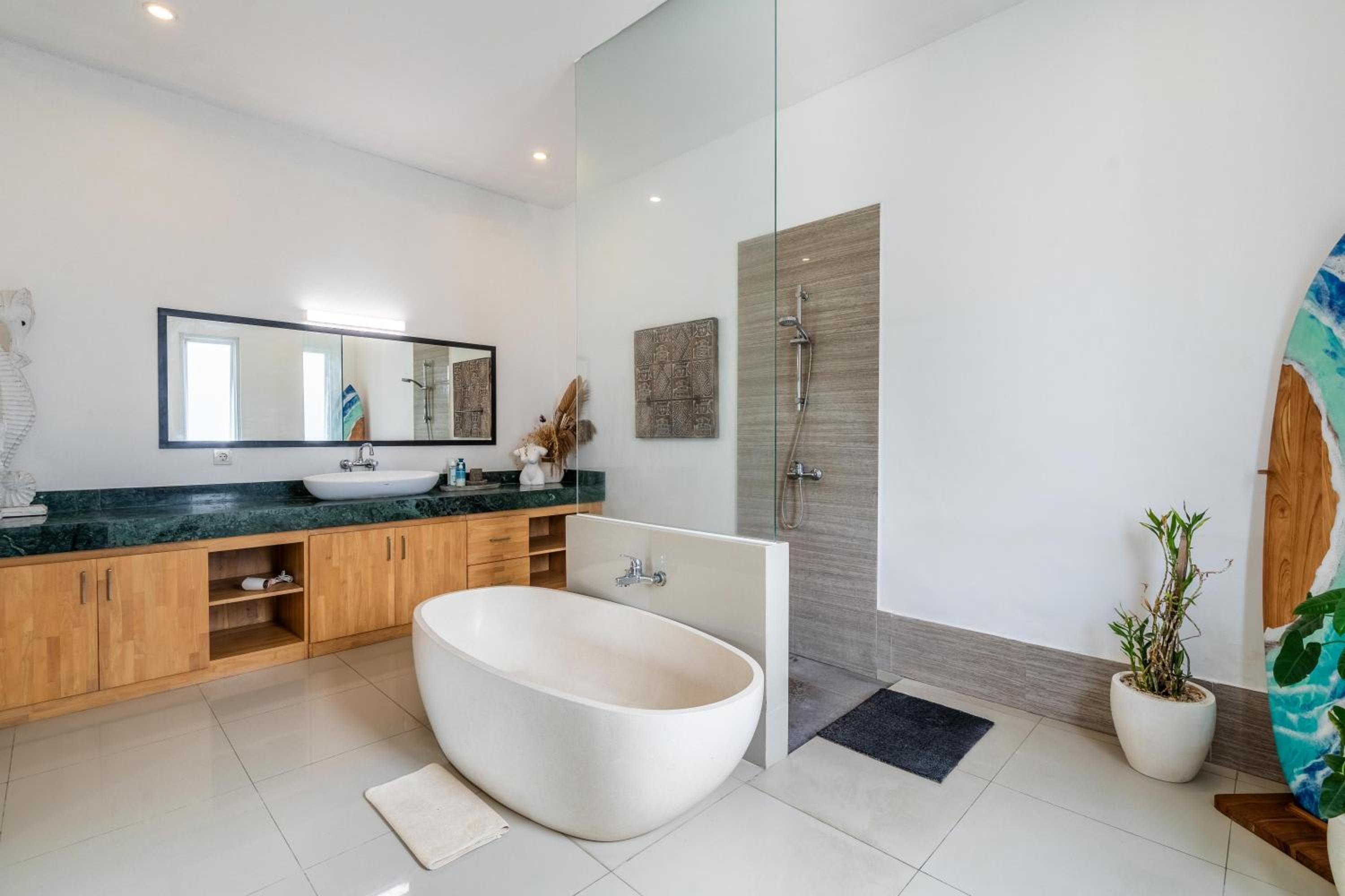 Beautiful villas - Right by the beach - Seminyak