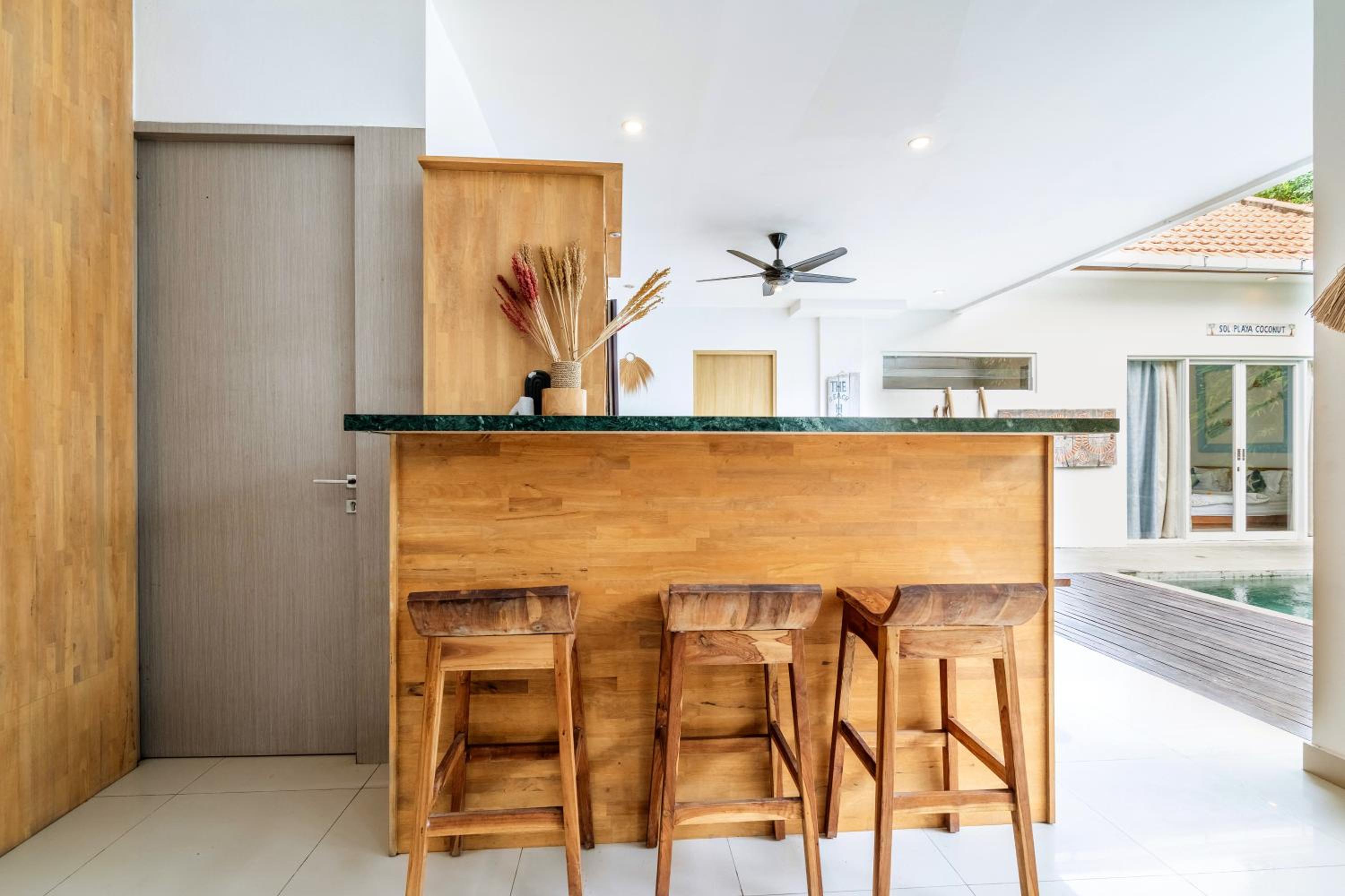 Beautiful villas - Right by the beach - Seminyak