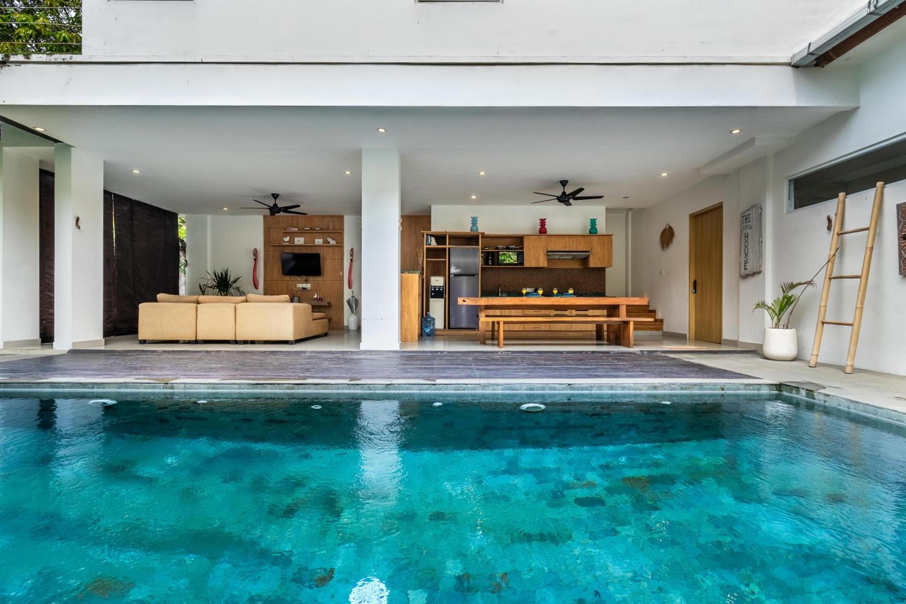 Beautiful villas - Right by the beach - Seminyak