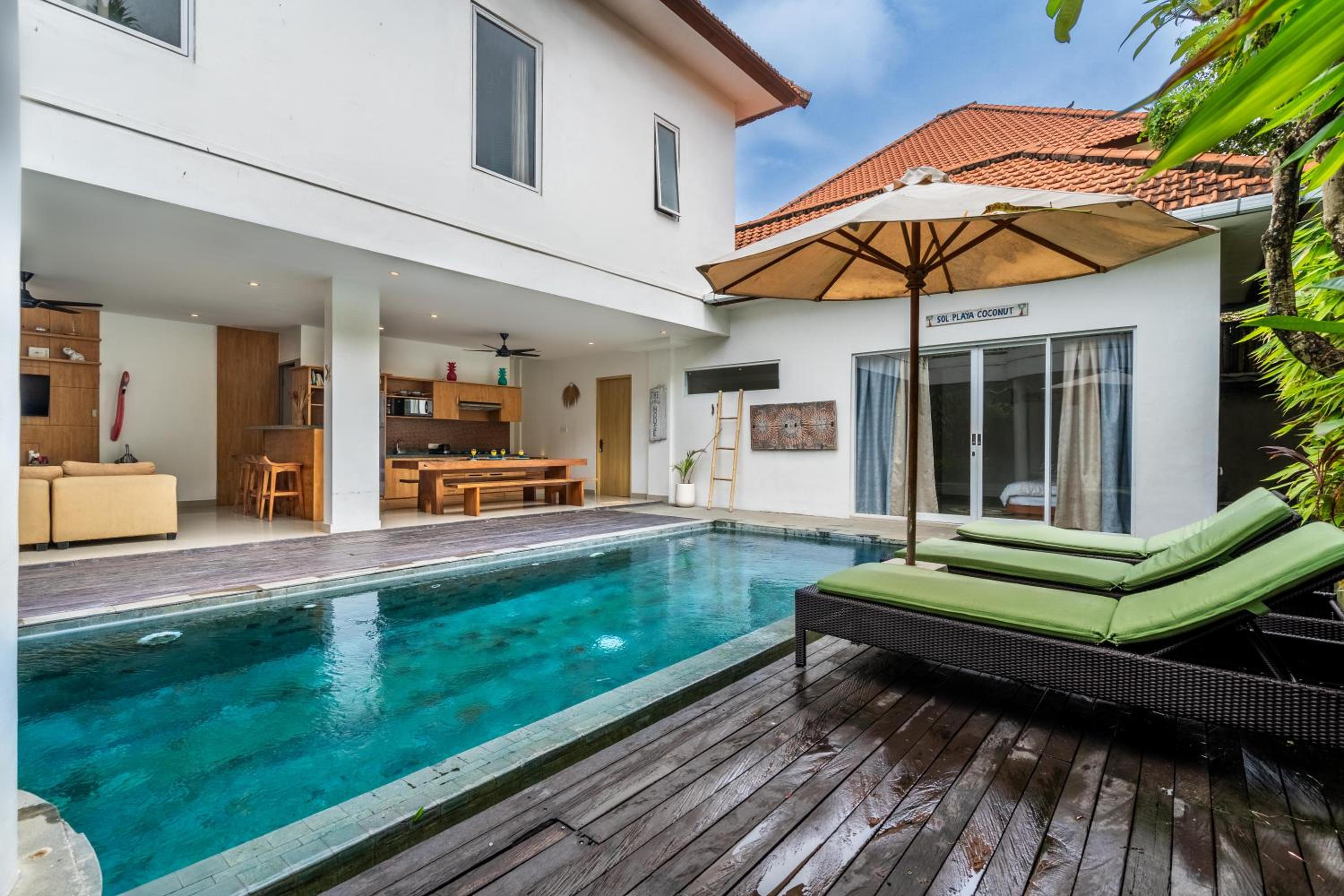 Beautiful villas - Right by the beach - Seminyak