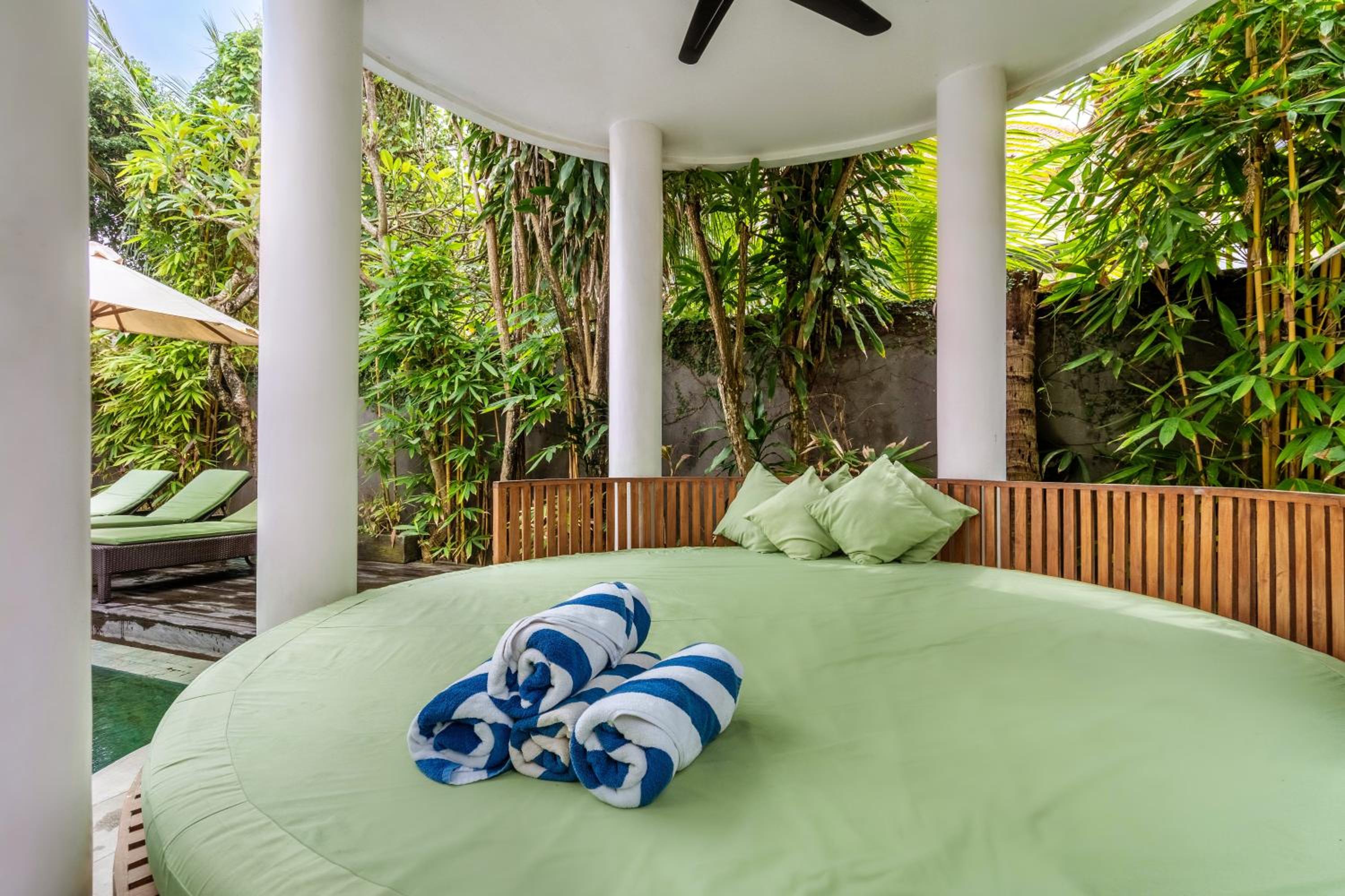 Beautiful villas - Right by the beach - Seminyak