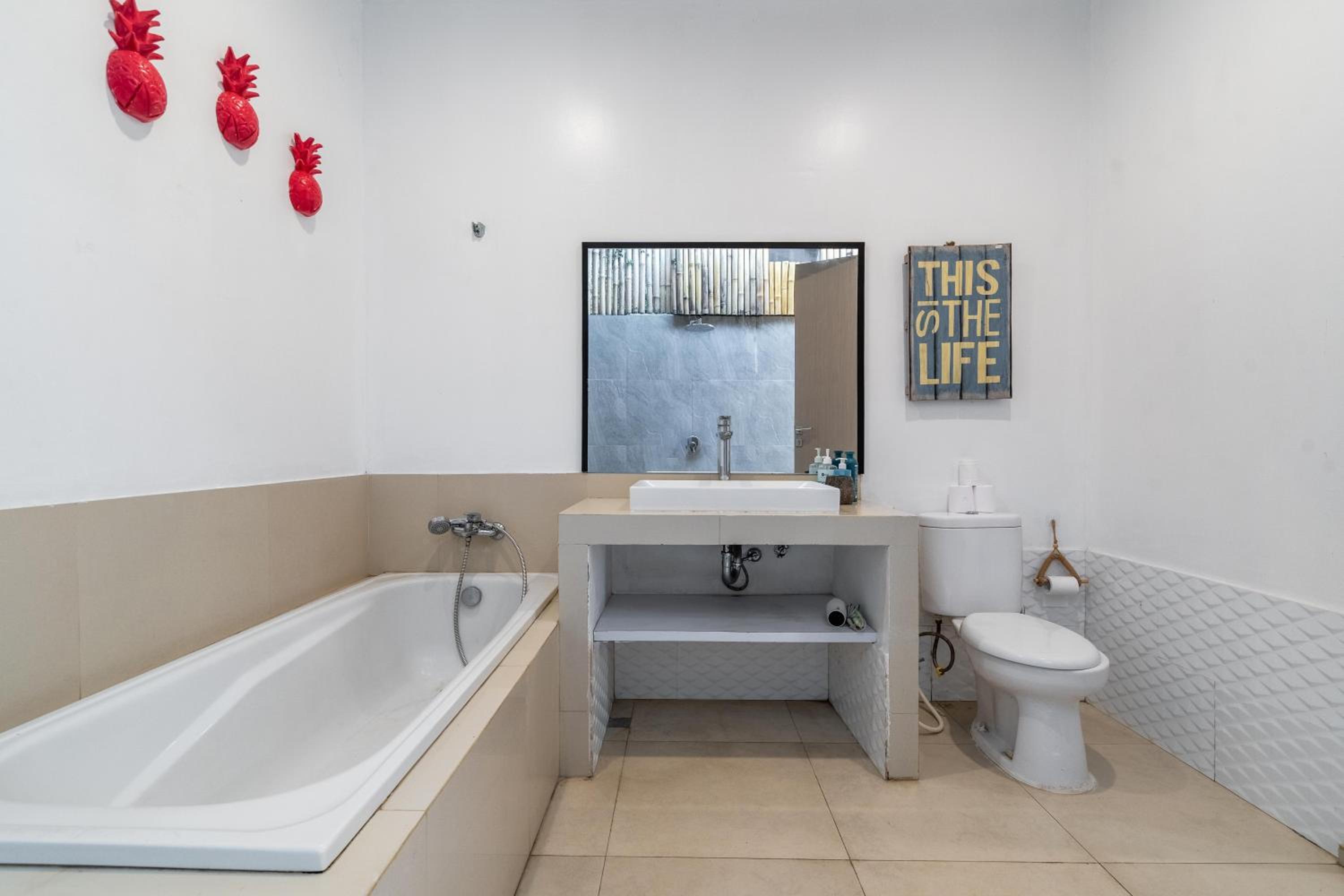 Beautiful villas - Right by the beach - Seminyak