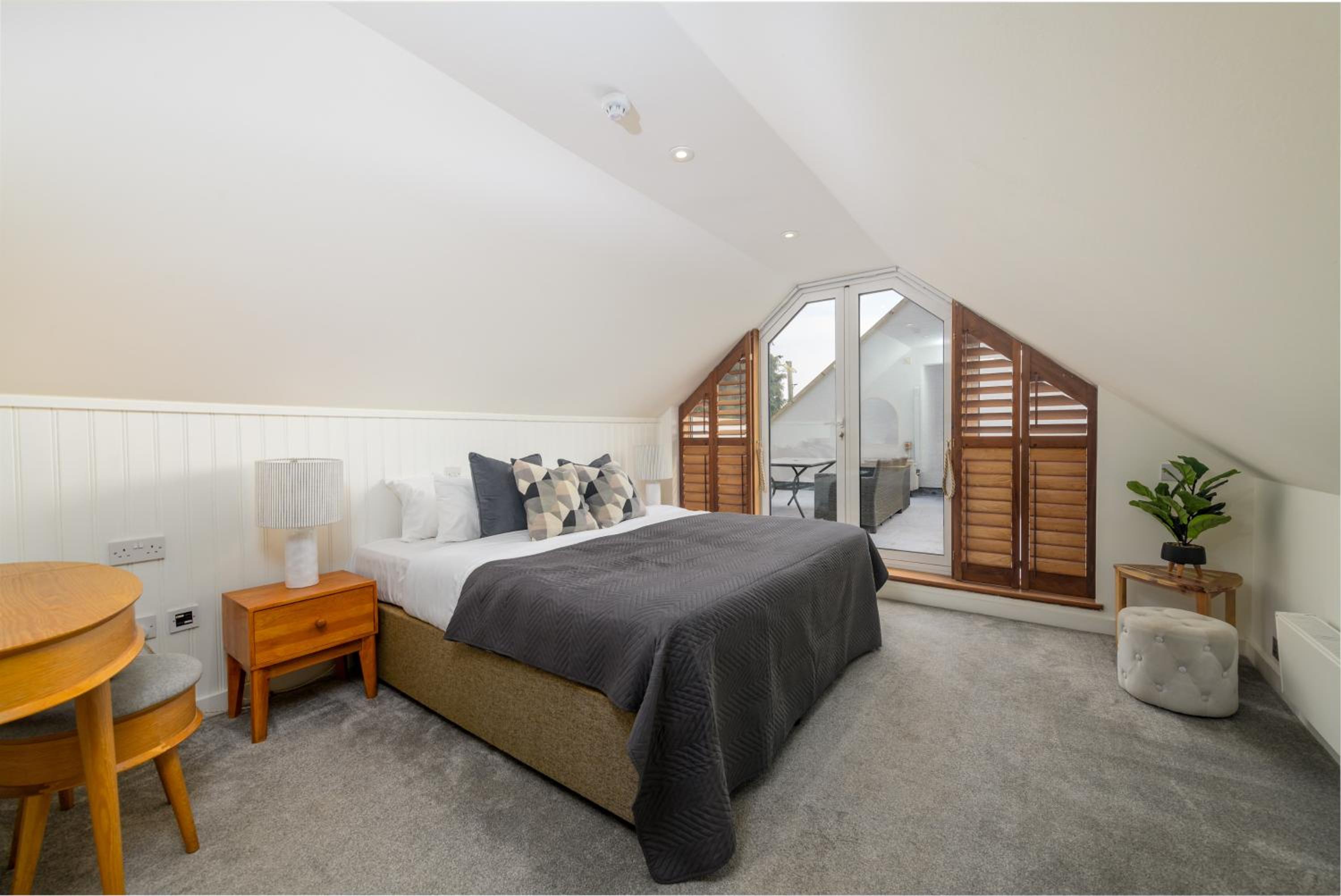 Holm House - Stylish Coastal Suites - HEDD Spa - Silures Bar & Restaurant, photo 2