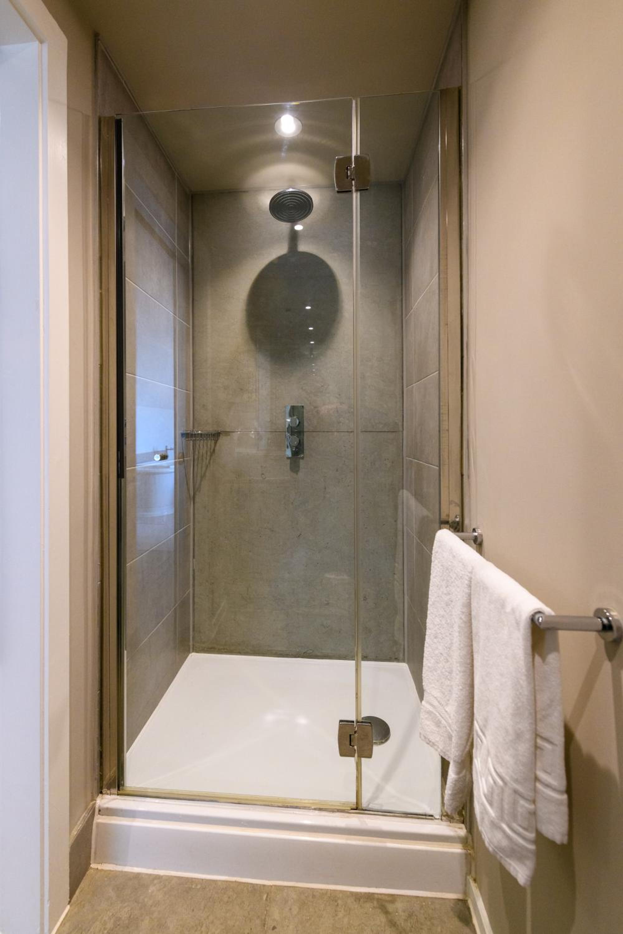 Holm House - Stylish Coastal Suites - HEDD Spa - Silures Bar & Restaurant, photo 26