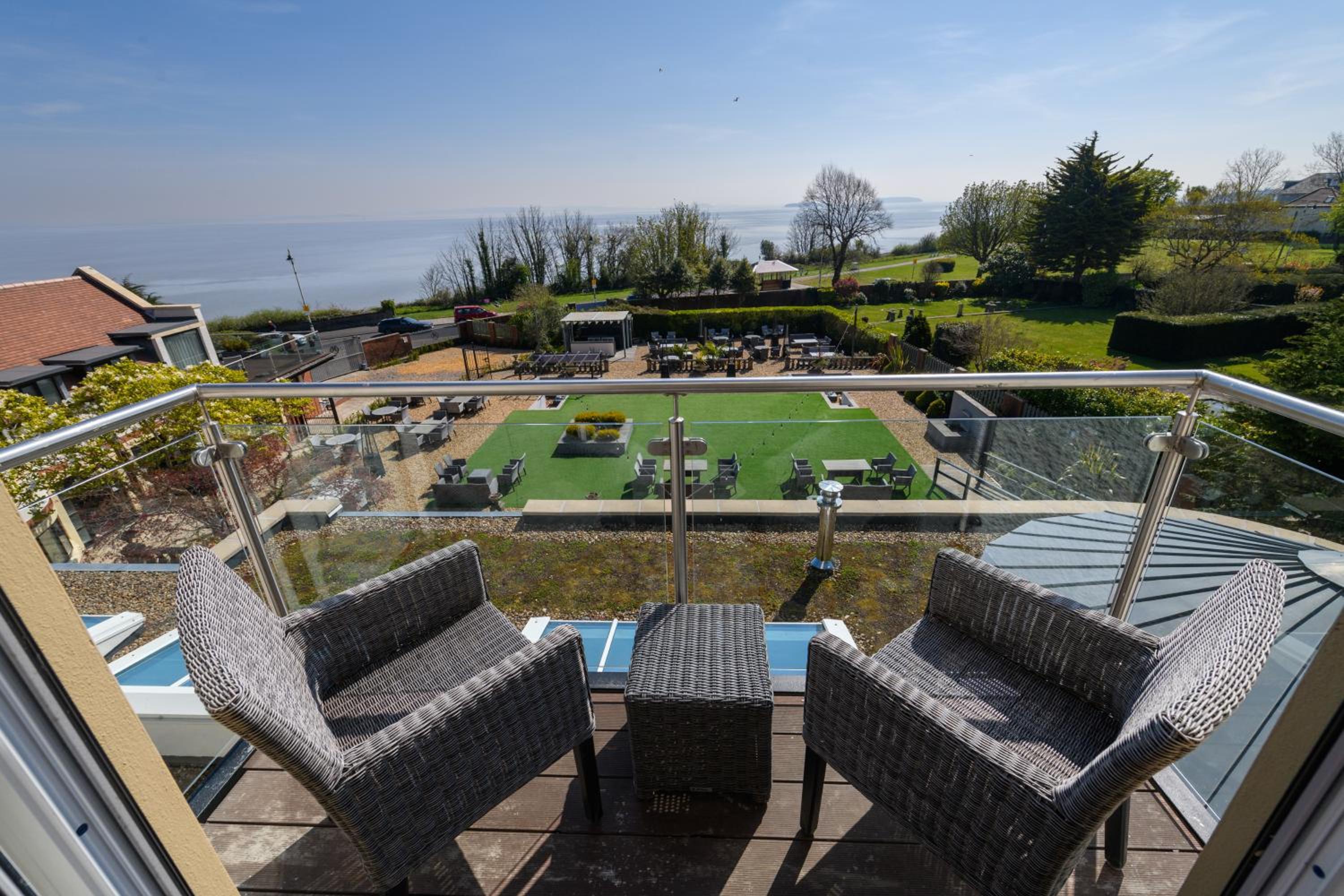 Holm House - Stylish Coastal Suites - HEDD Spa - Silures Bar & Restaurant, photo 4