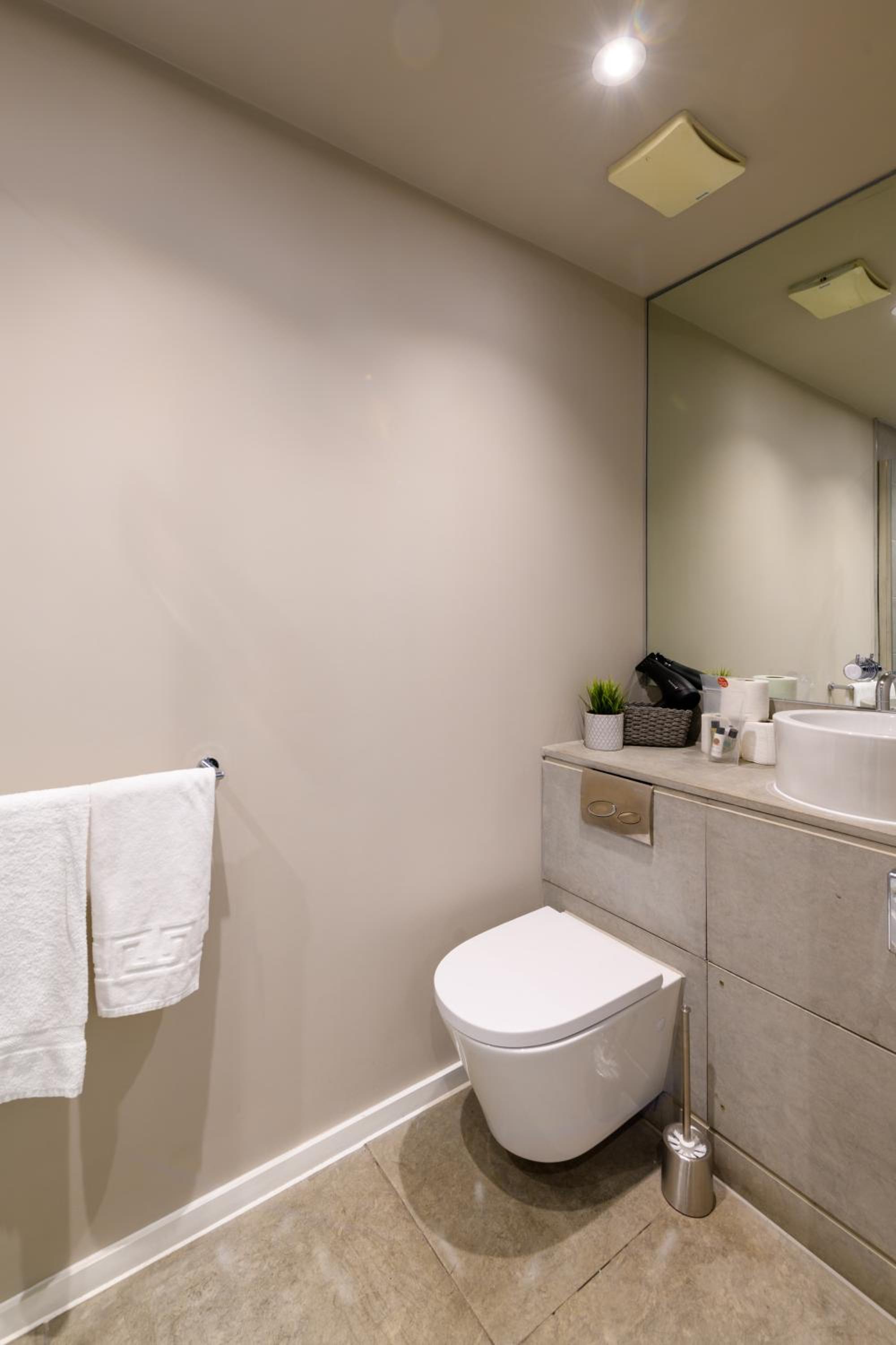 Holm House - Stylish Coastal Suites - HEDD Spa - Silures Bar & Restaurant, photo 29