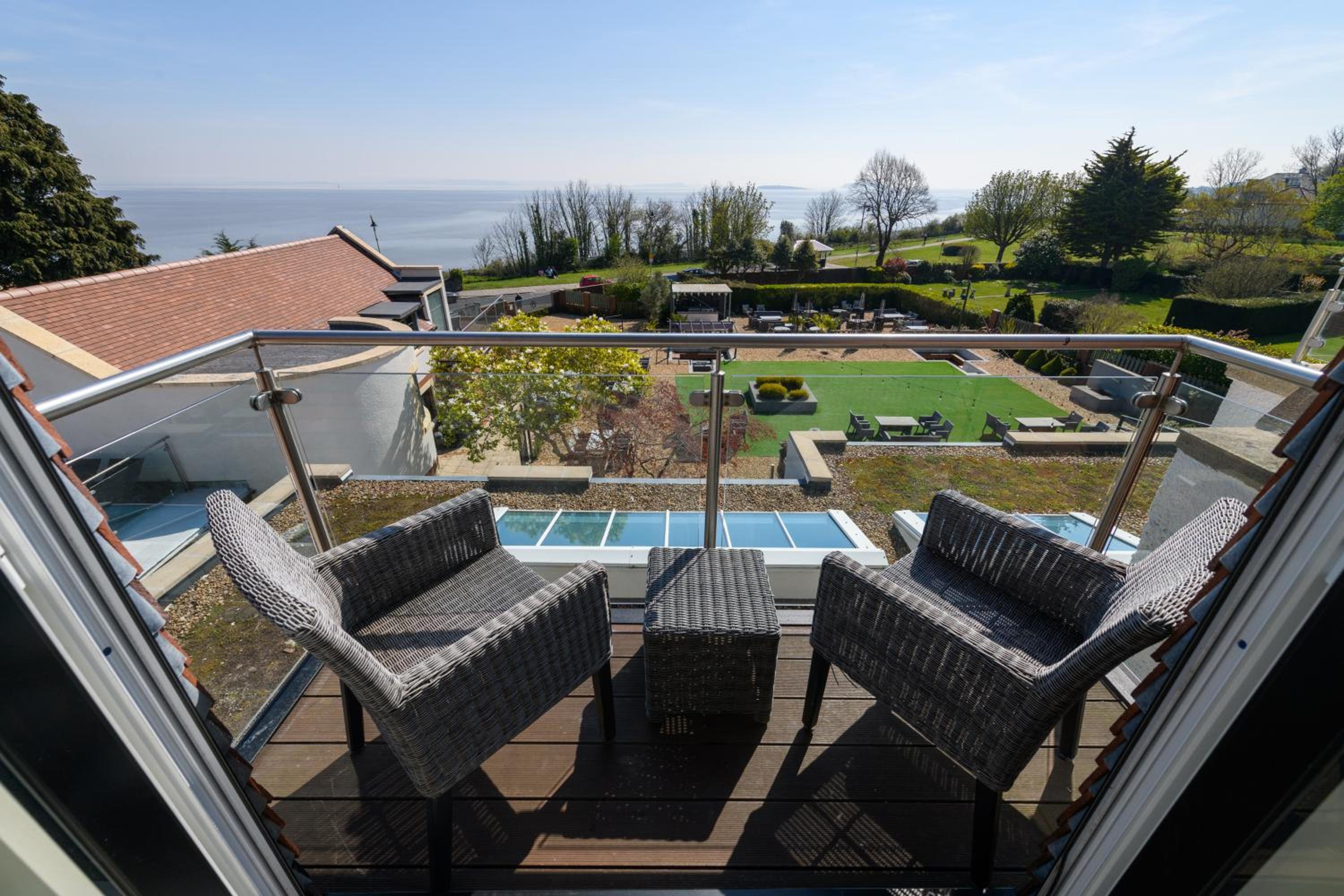 Holm House - Stylish Coastal Suites - HEDD Spa - Silures Bar & Restaurant, photo 17