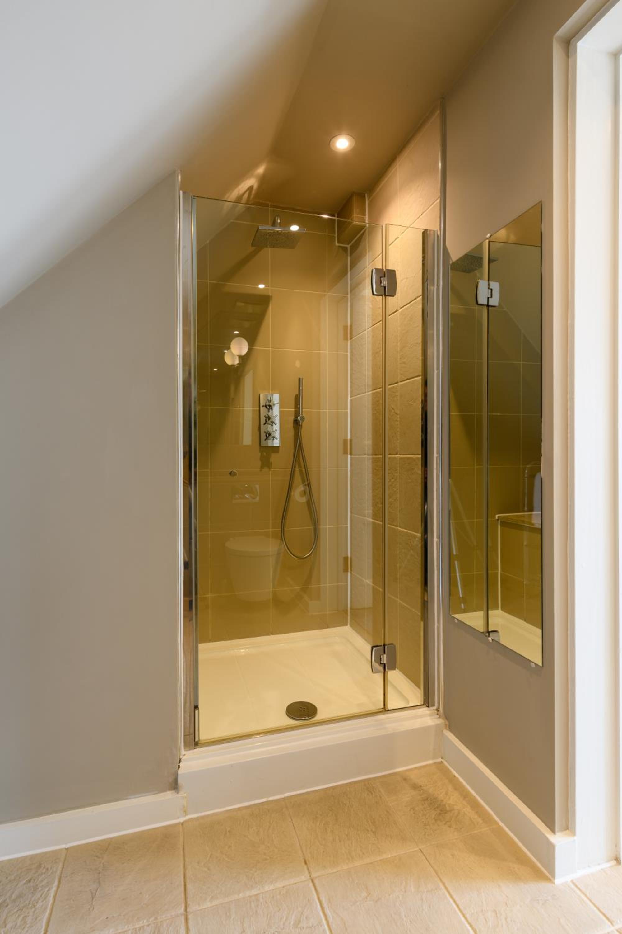 Holm House - Stylish Coastal Suites - HEDD Spa - Silures Bar & Restaurant, photo 93