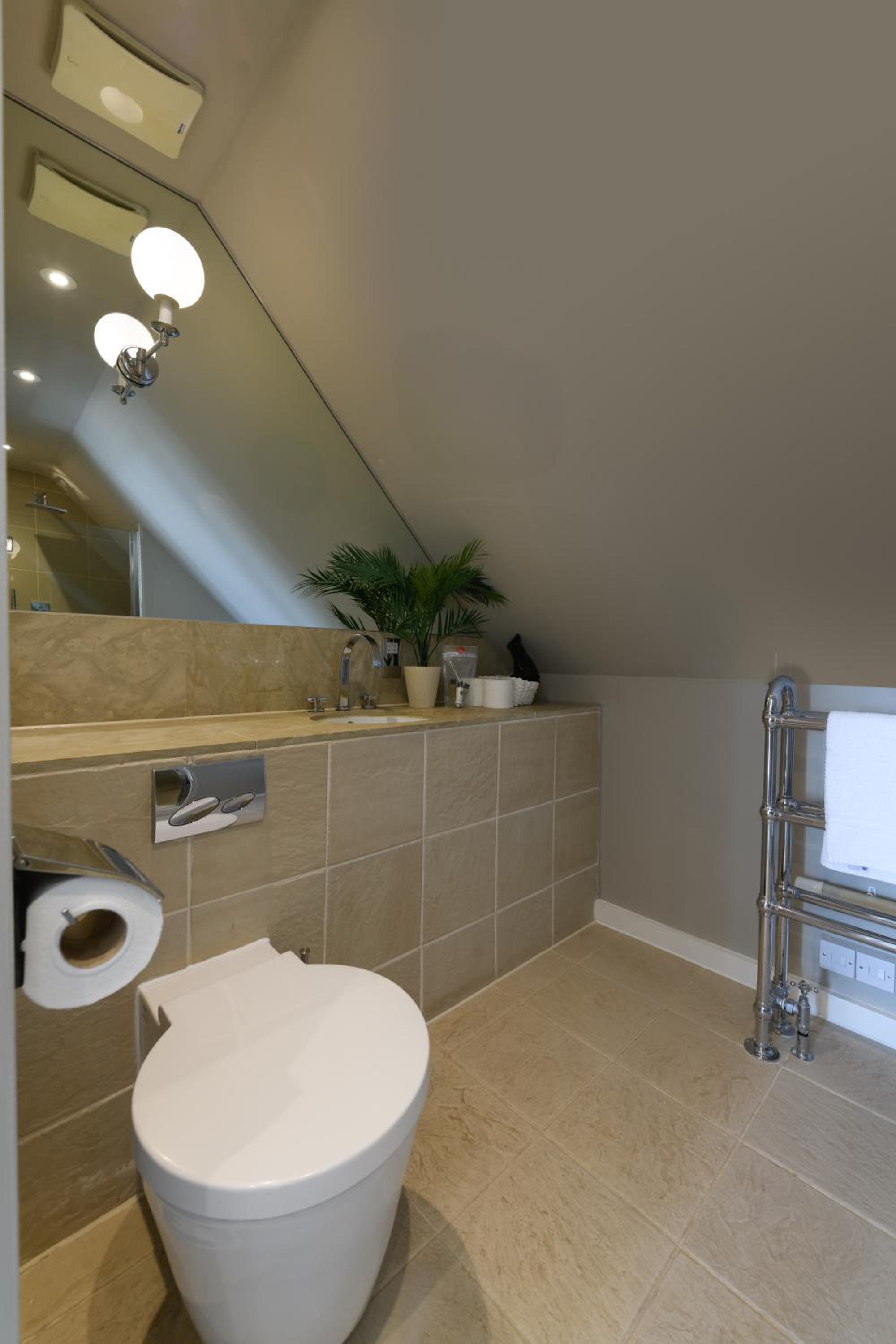 Holm House - Stylish Coastal Suites - HEDD Spa - Silures Bar & Restaurant, photo 25
