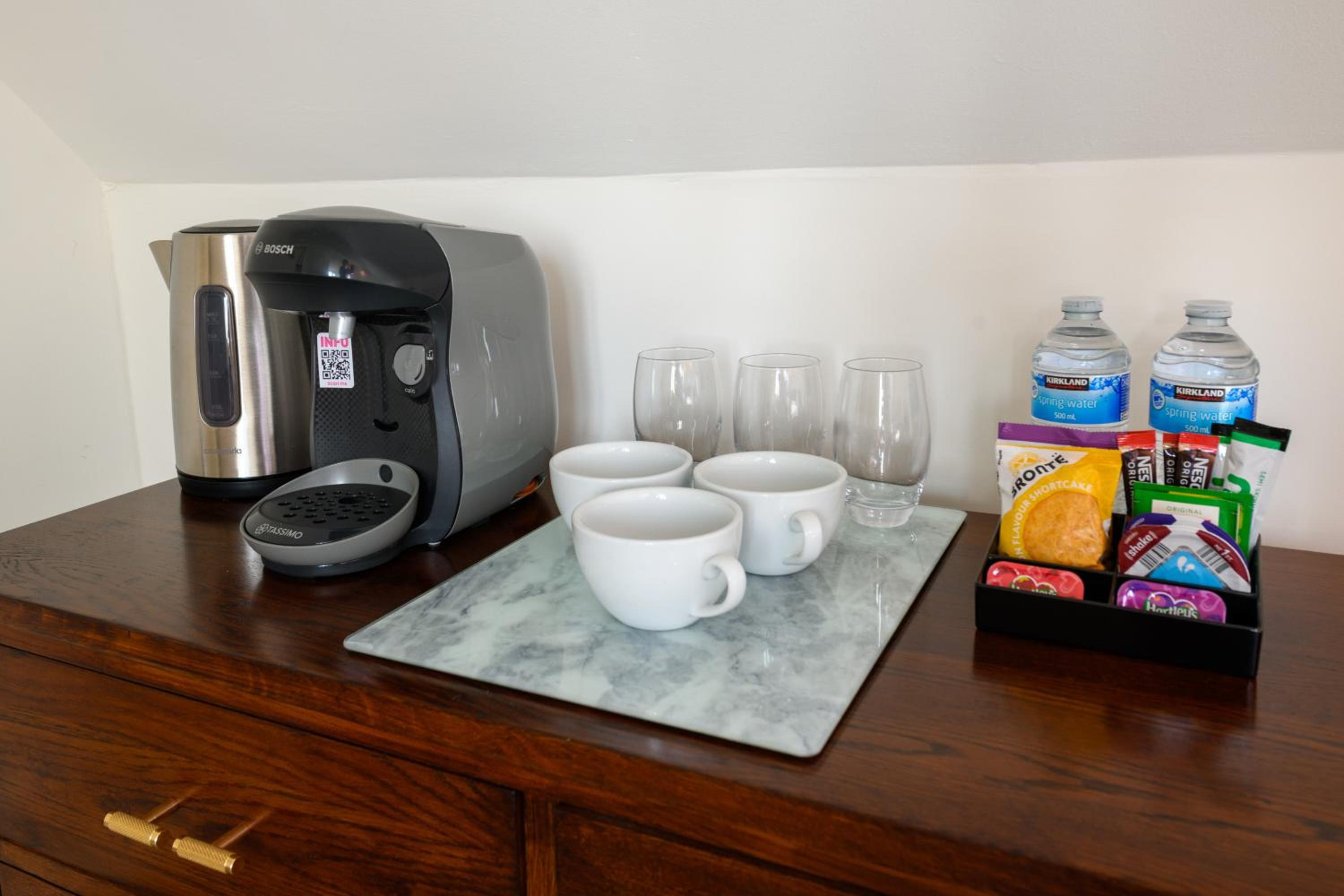 Holm House - Stylish Coastal Suites - HEDD Spa - Silures Bar & Restaurant, photo 53