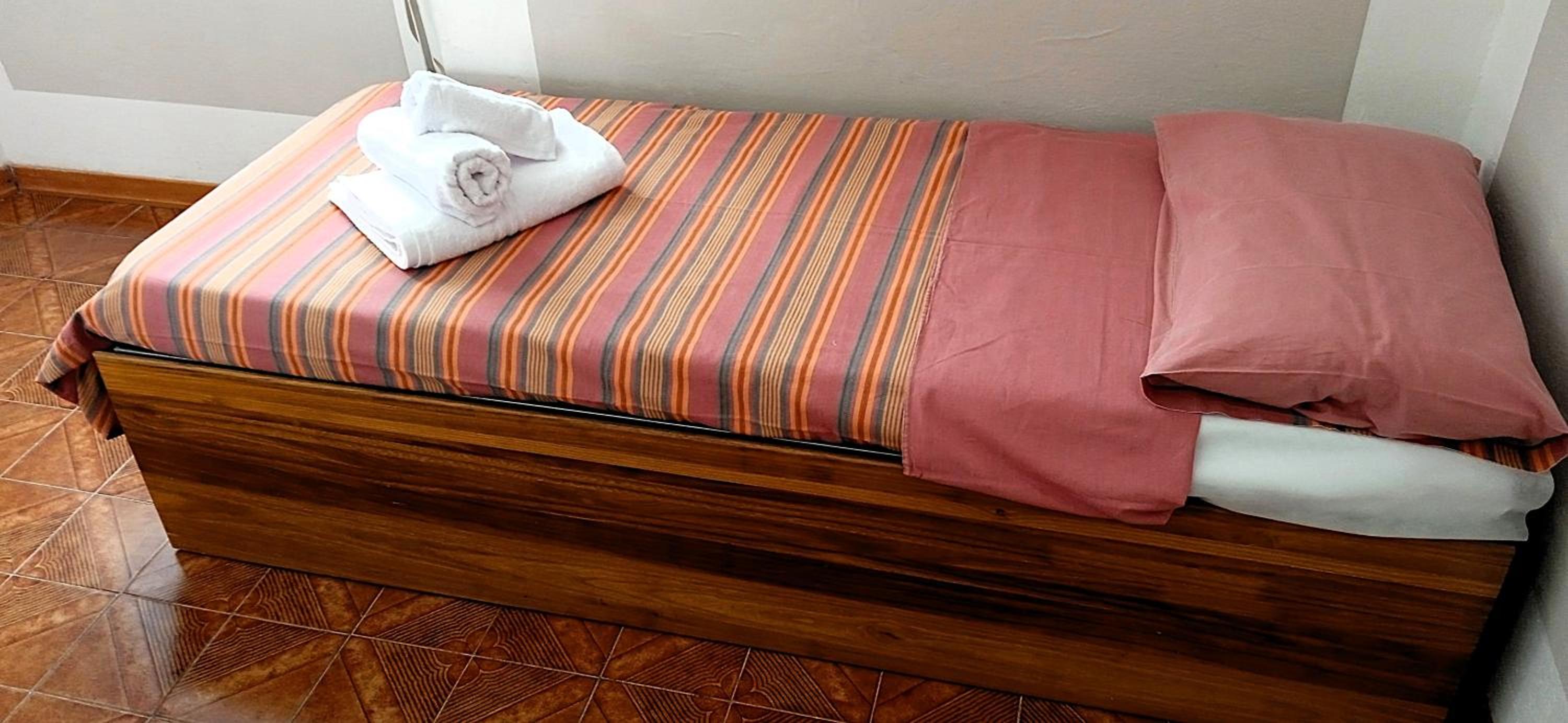 Rombolino Guest House -Free Parking - Vicino al PalaLivorno 