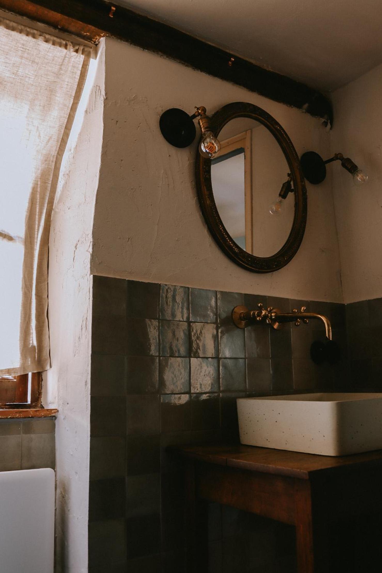 Unique historical home, middle of the village, bath & patio