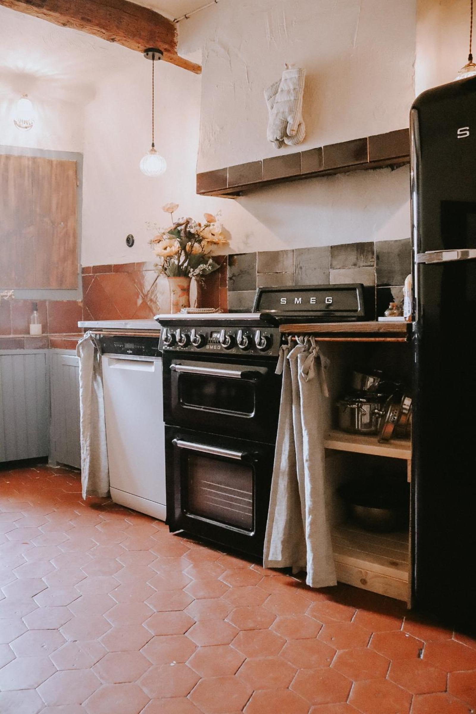Unique historical home, middle of the village, bath & patio