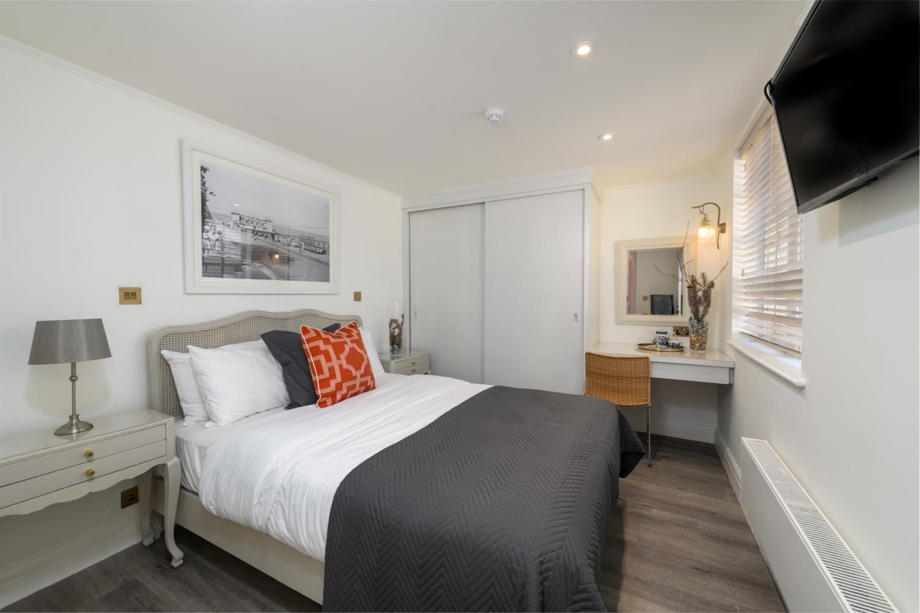 Holm House - Stylish Coastal Suites - HEDD Spa - Silures Bar & Restaurant, photo 30