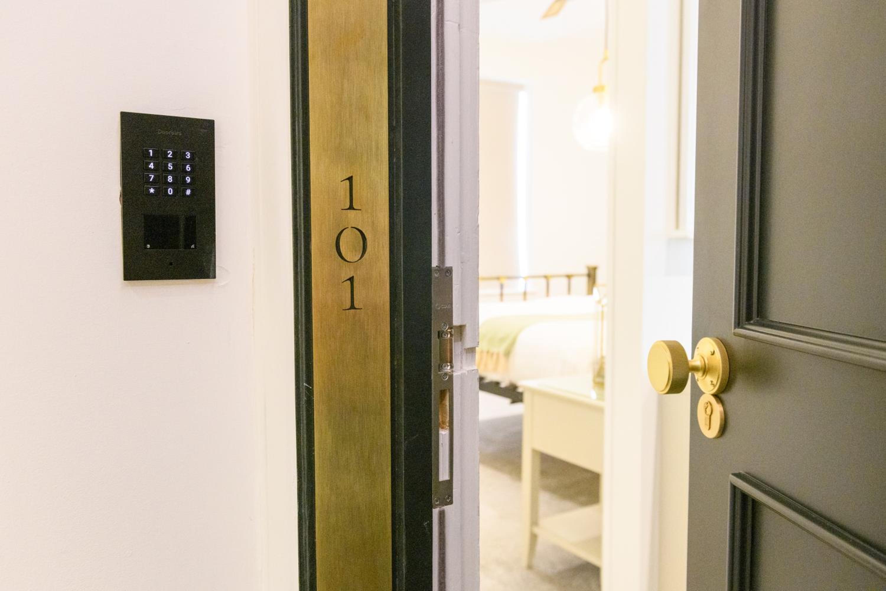 Holm House - Stylish Coastal Suites - HEDD Spa - Silures Bar & Restaurant, photo 52