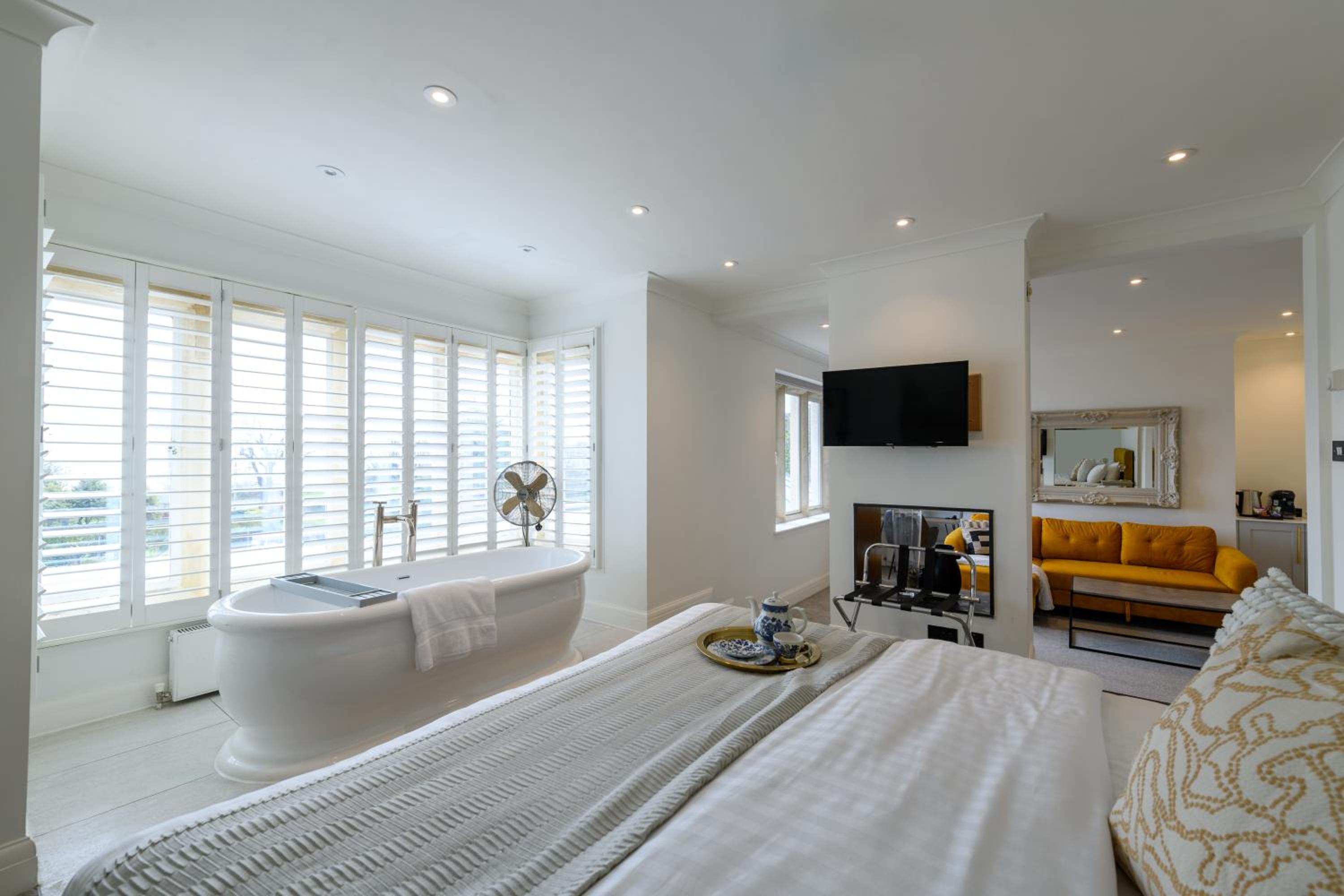 Holm House - Stylish Coastal Suites - HEDD Spa - Silures Bar & Restaurant, photo 69
