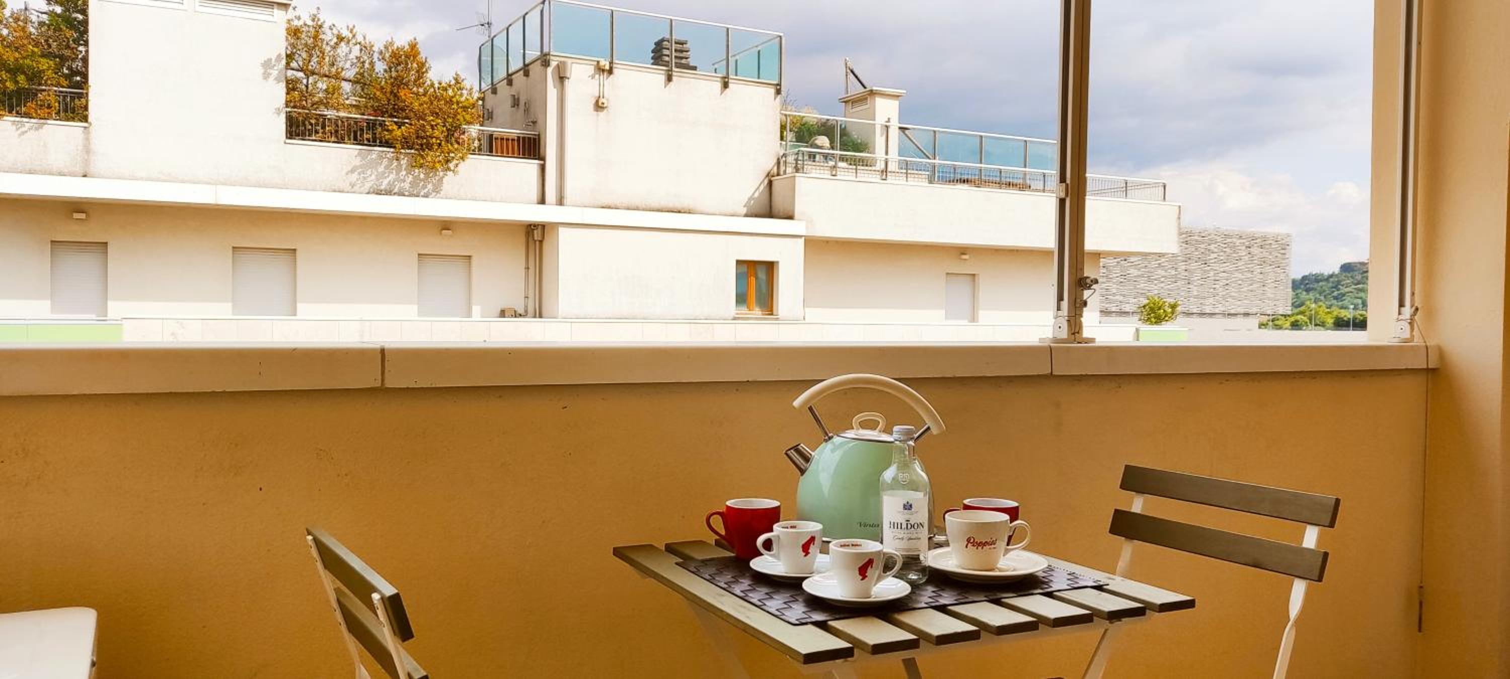 Spacious, Free private Parking, 2 bedrooms 2 bathrooms - Comfortable and Bright Apartment in Florence with Private Parking Garage - Just Few Minutes walkin