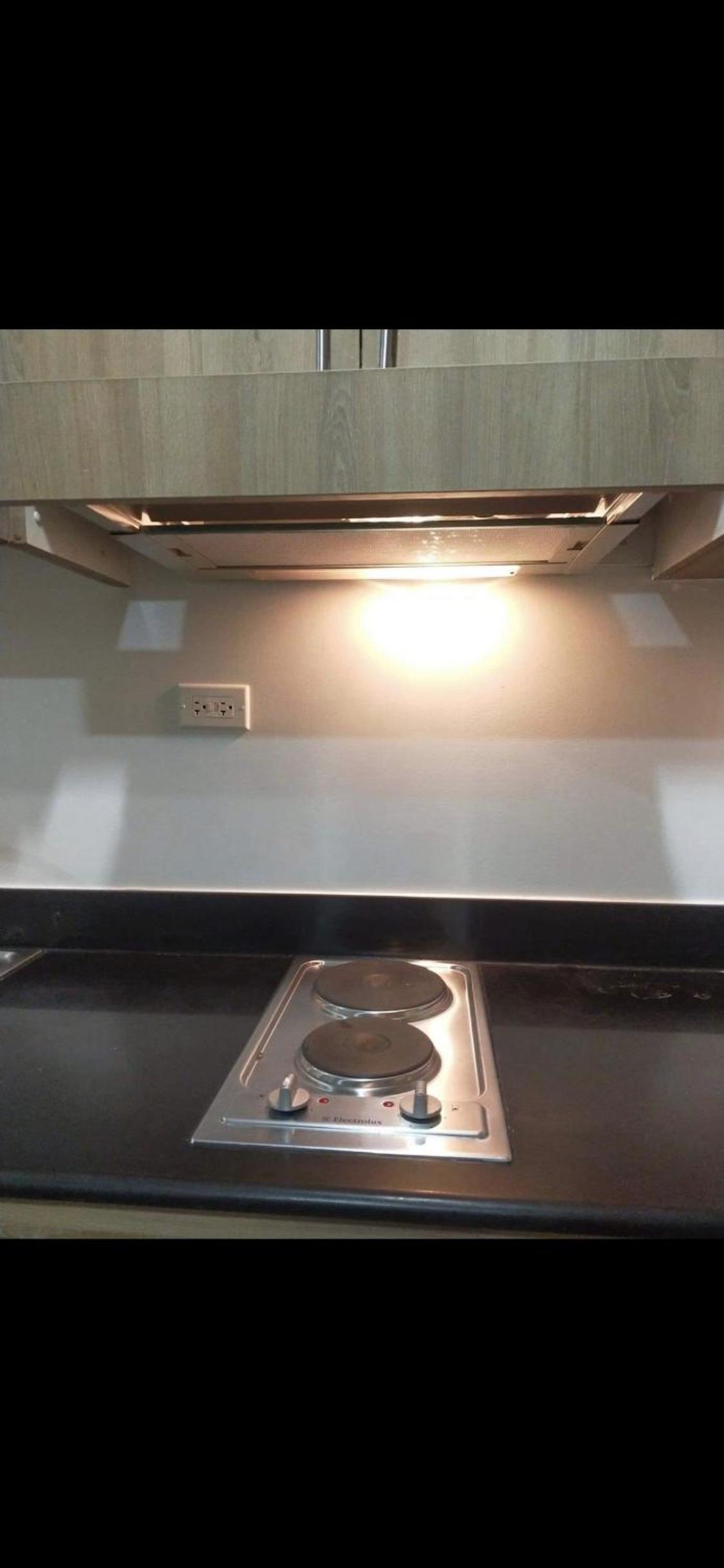 Apartment with balcony walking distance to Mall of Asia located in Shore1 and 2 Residences